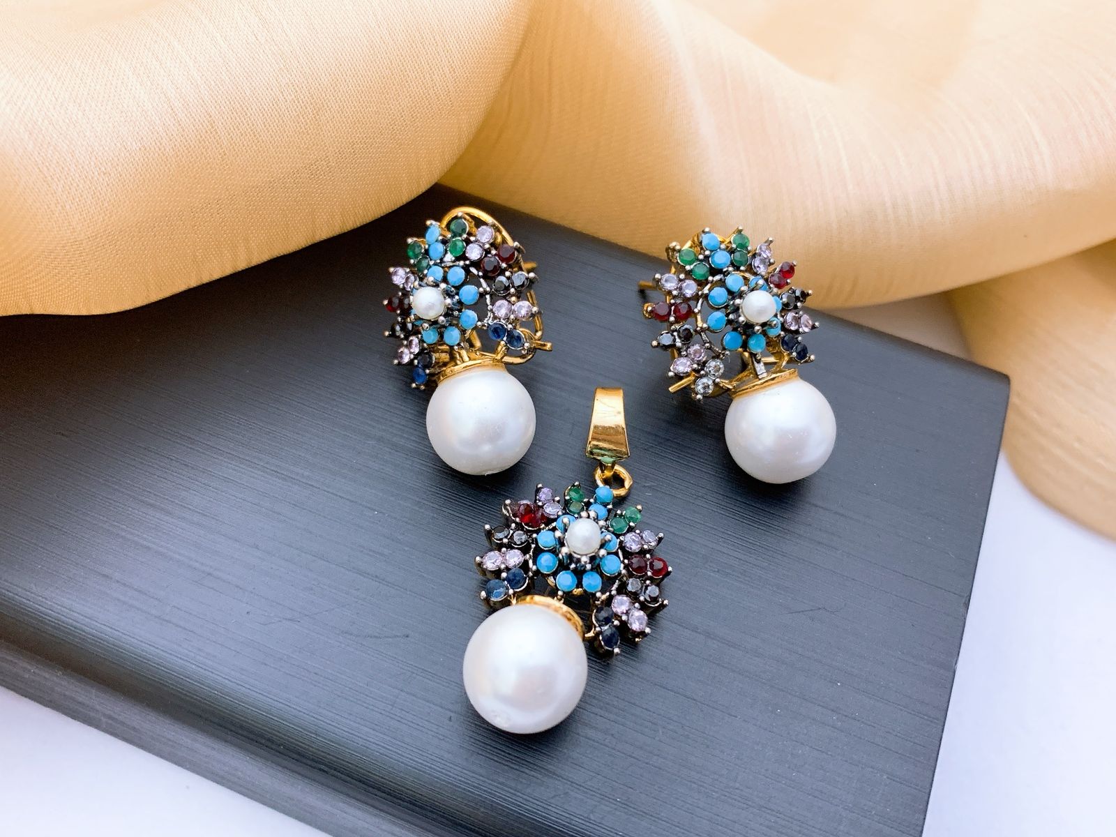 Loceket set