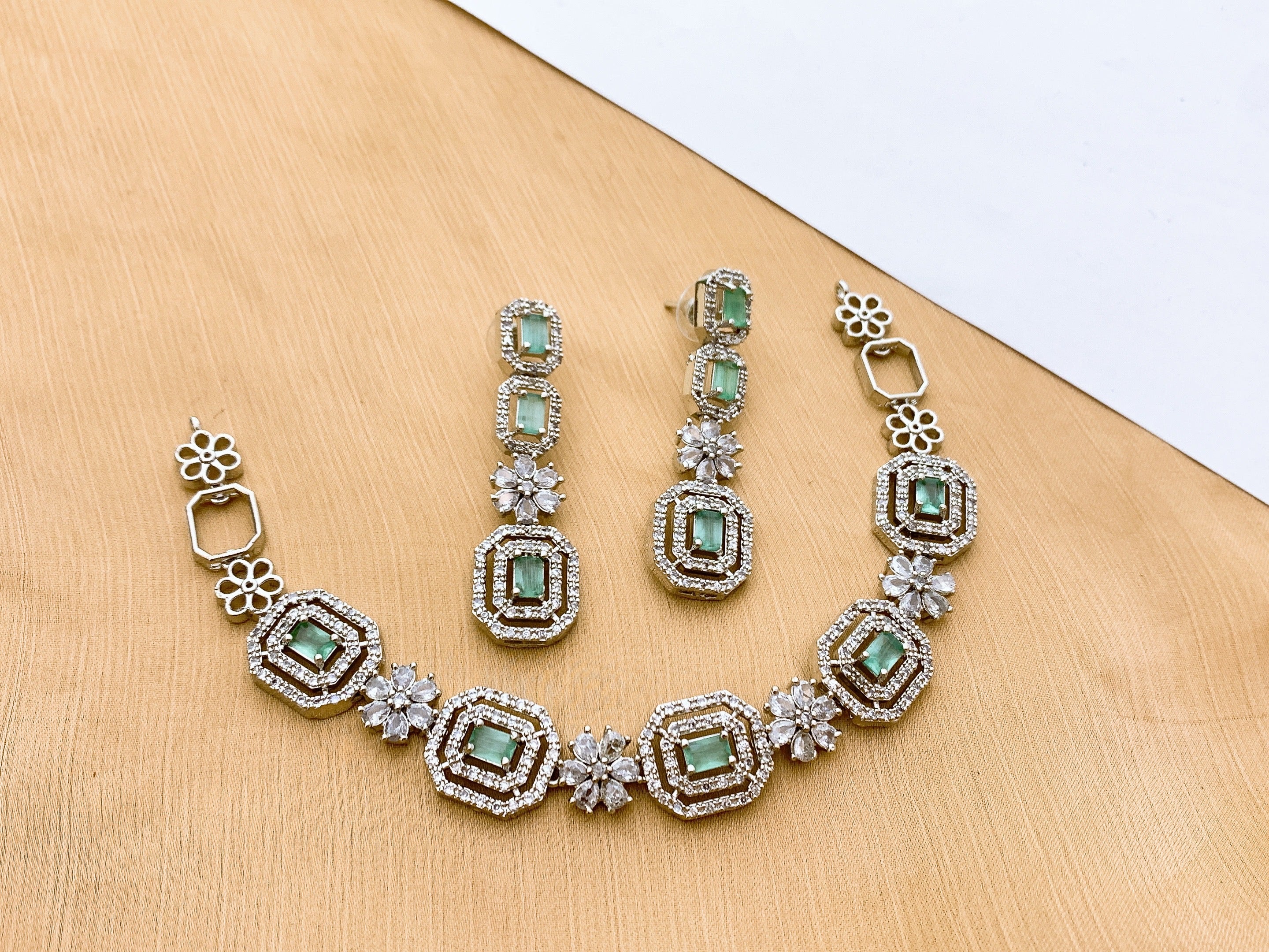 Necklace set