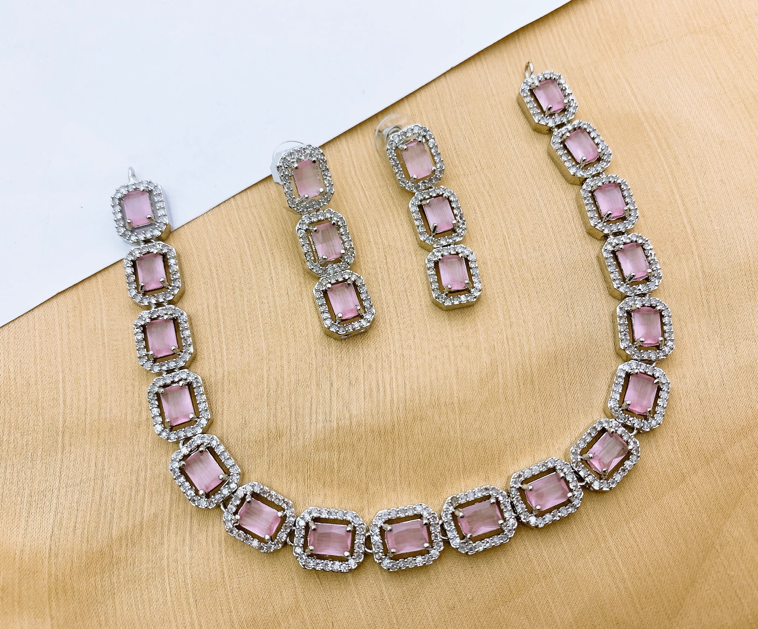 Necklace set