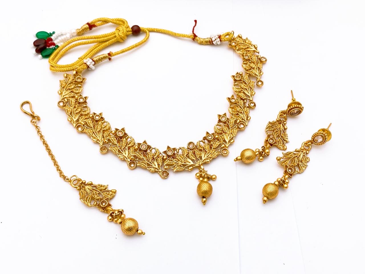 Necklace set