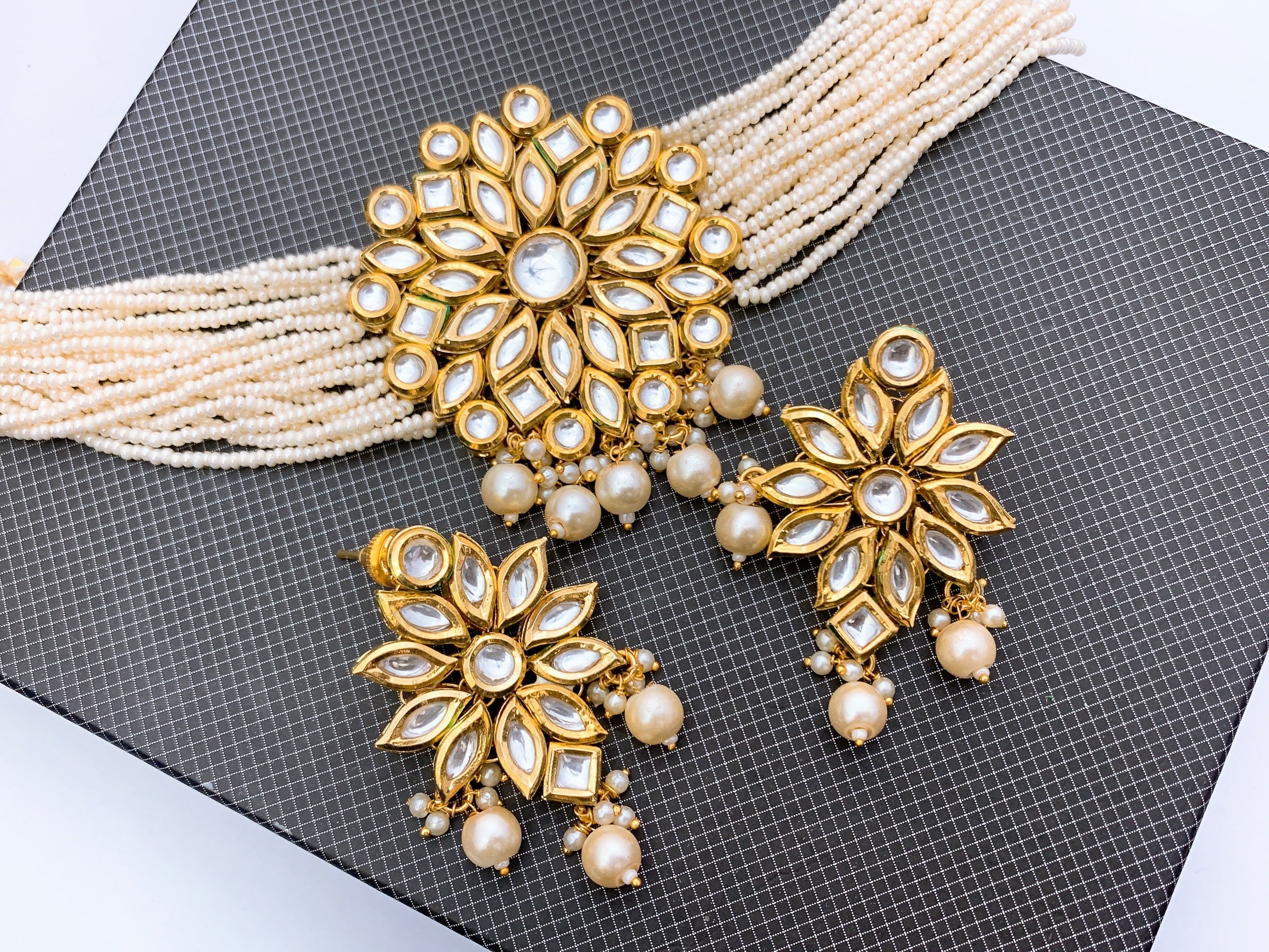 Kundan choker set