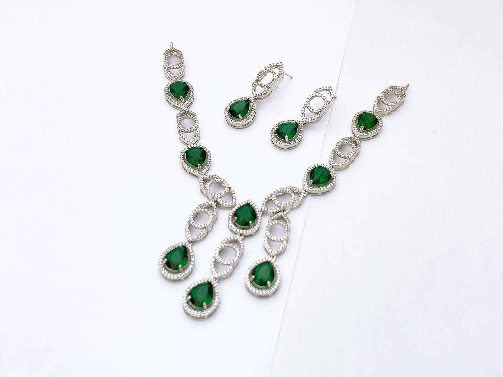 Necklace set