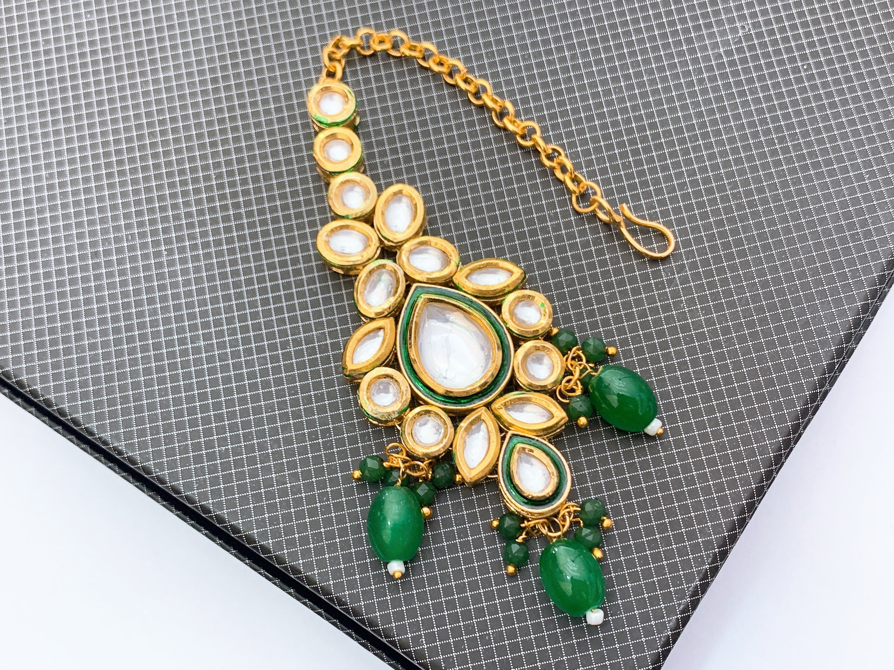 Kundan bindiya