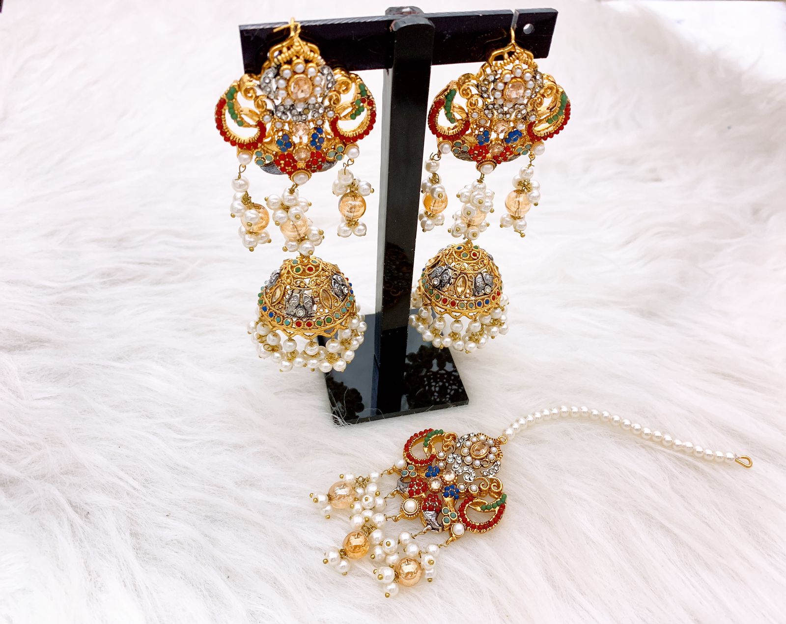 Jhumkay&bindiya