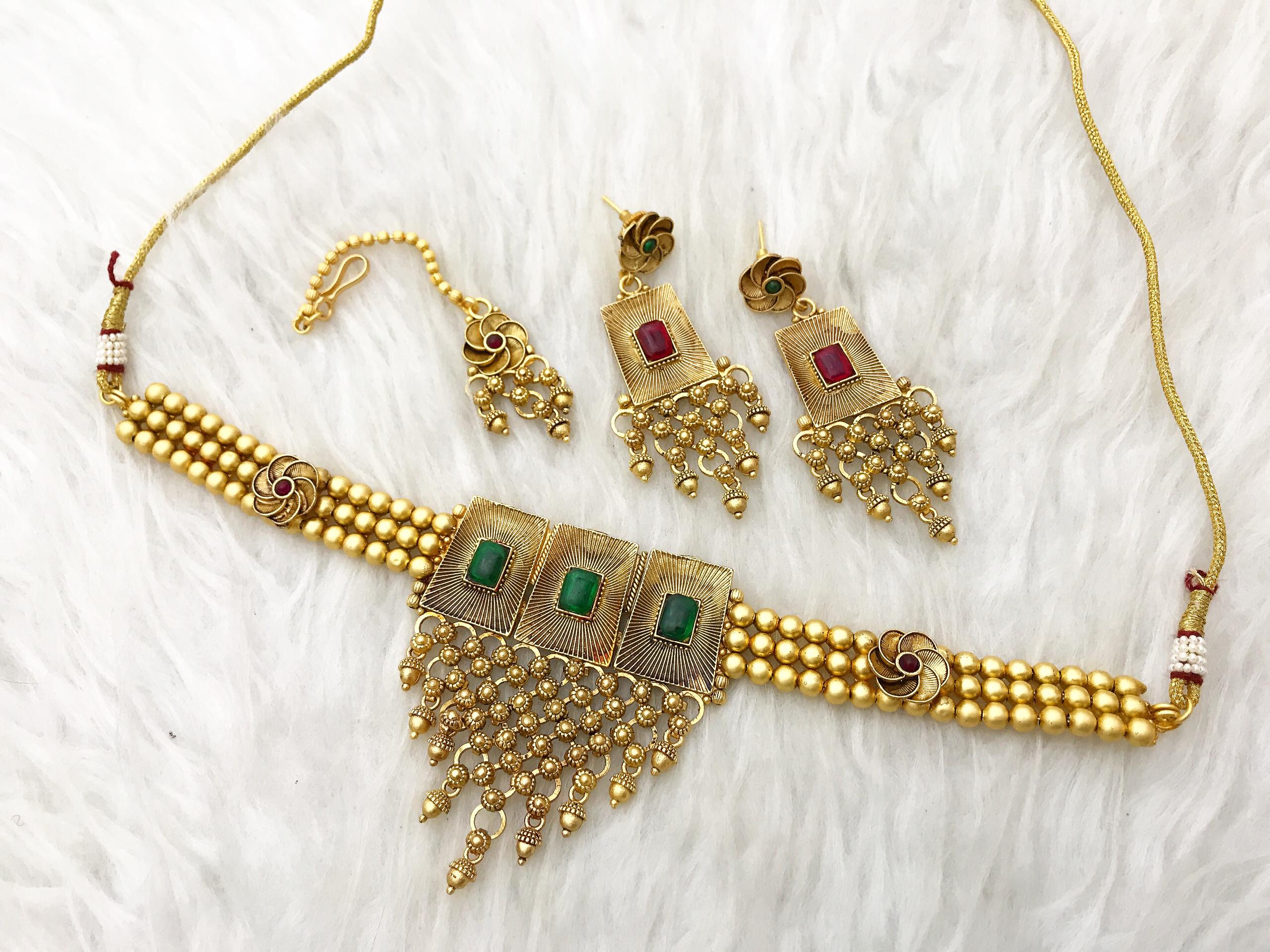 Choker Set