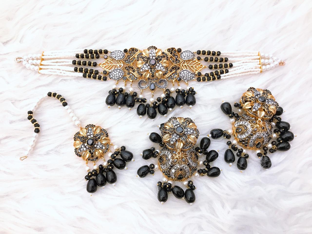 Choker Set