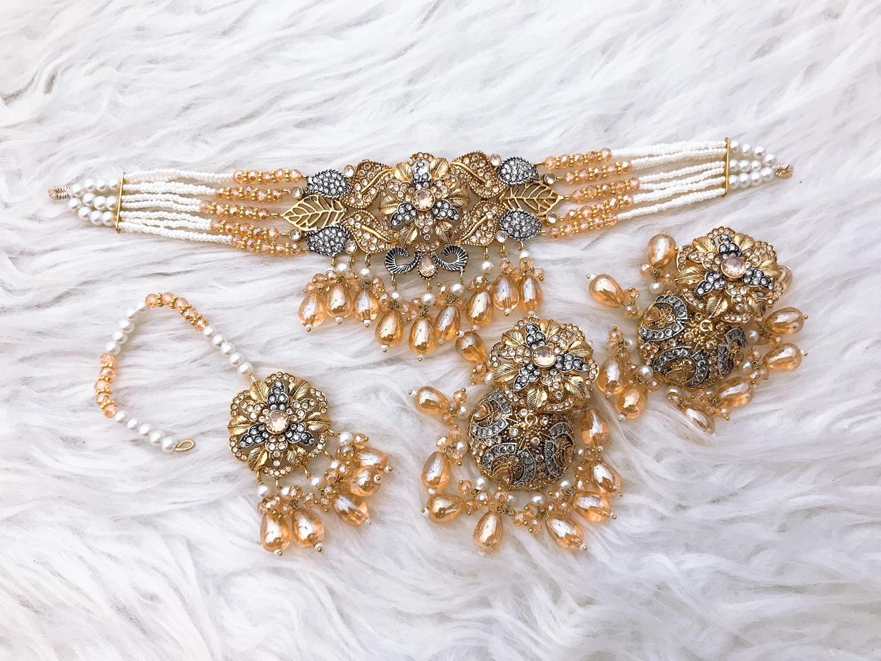 Choker Set