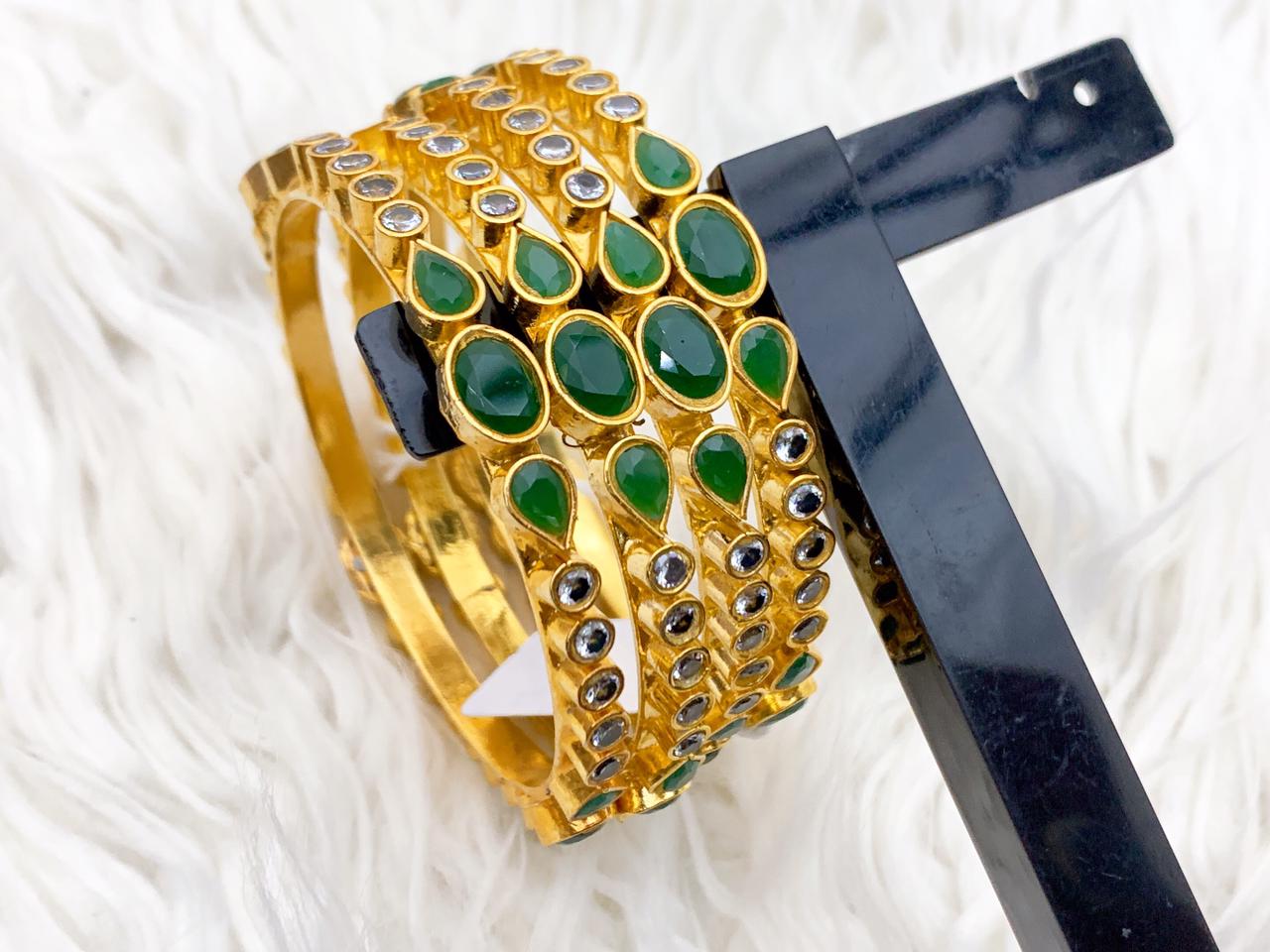 4 Pec Bangles