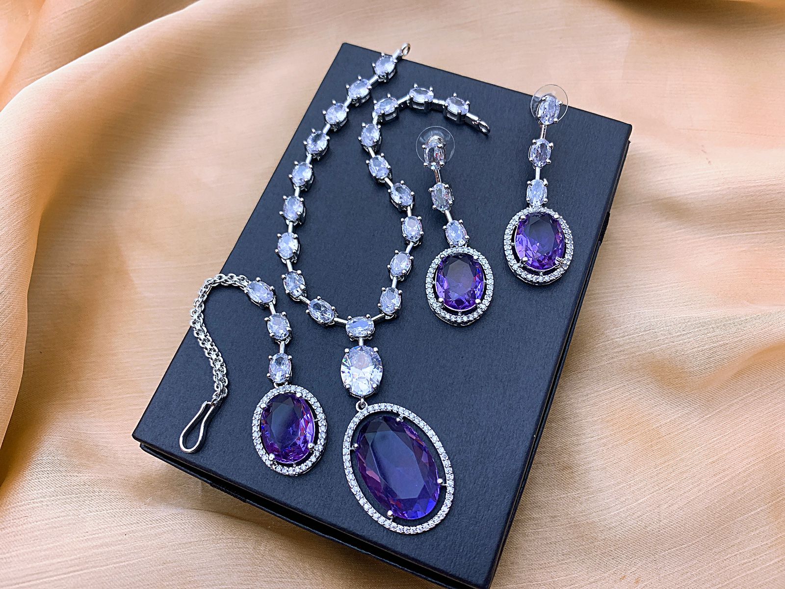 Necklace Set
