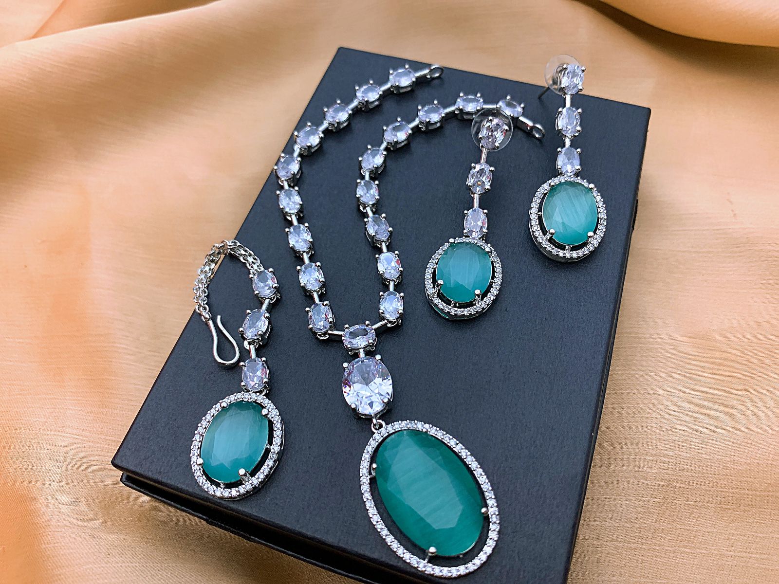 Necklace Set