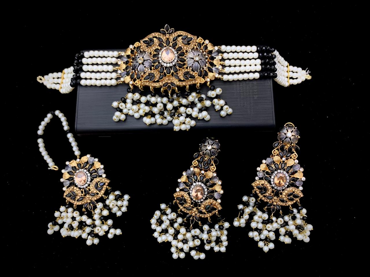 Choker Set