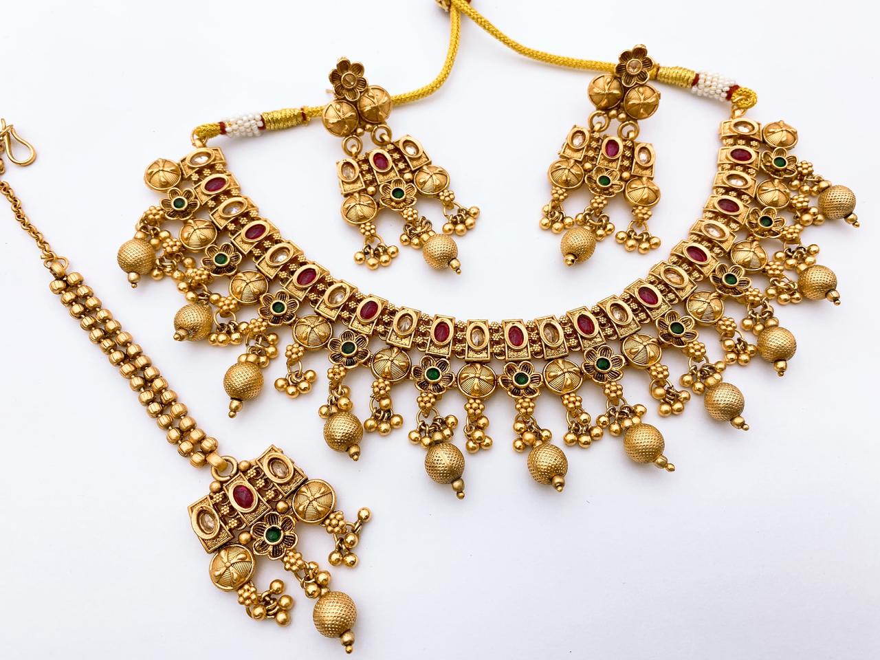 Necklace Set