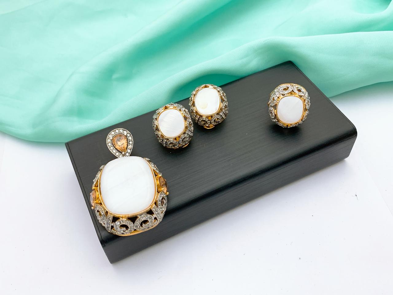 Locket Set