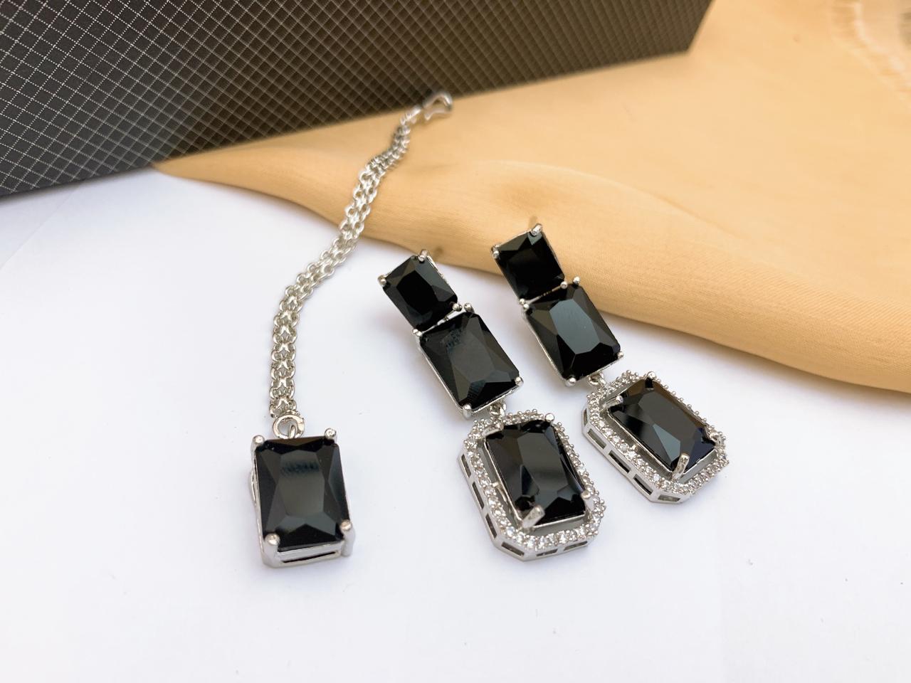 Earrings & Bindiya