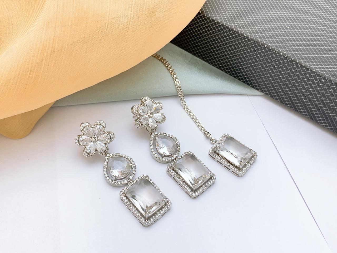 Earrings & Bindiya