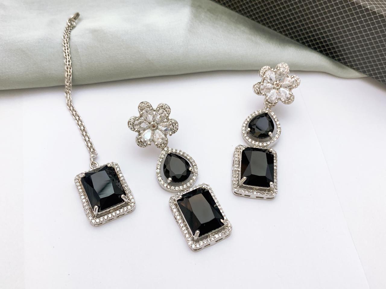 Earrings & Bindiya