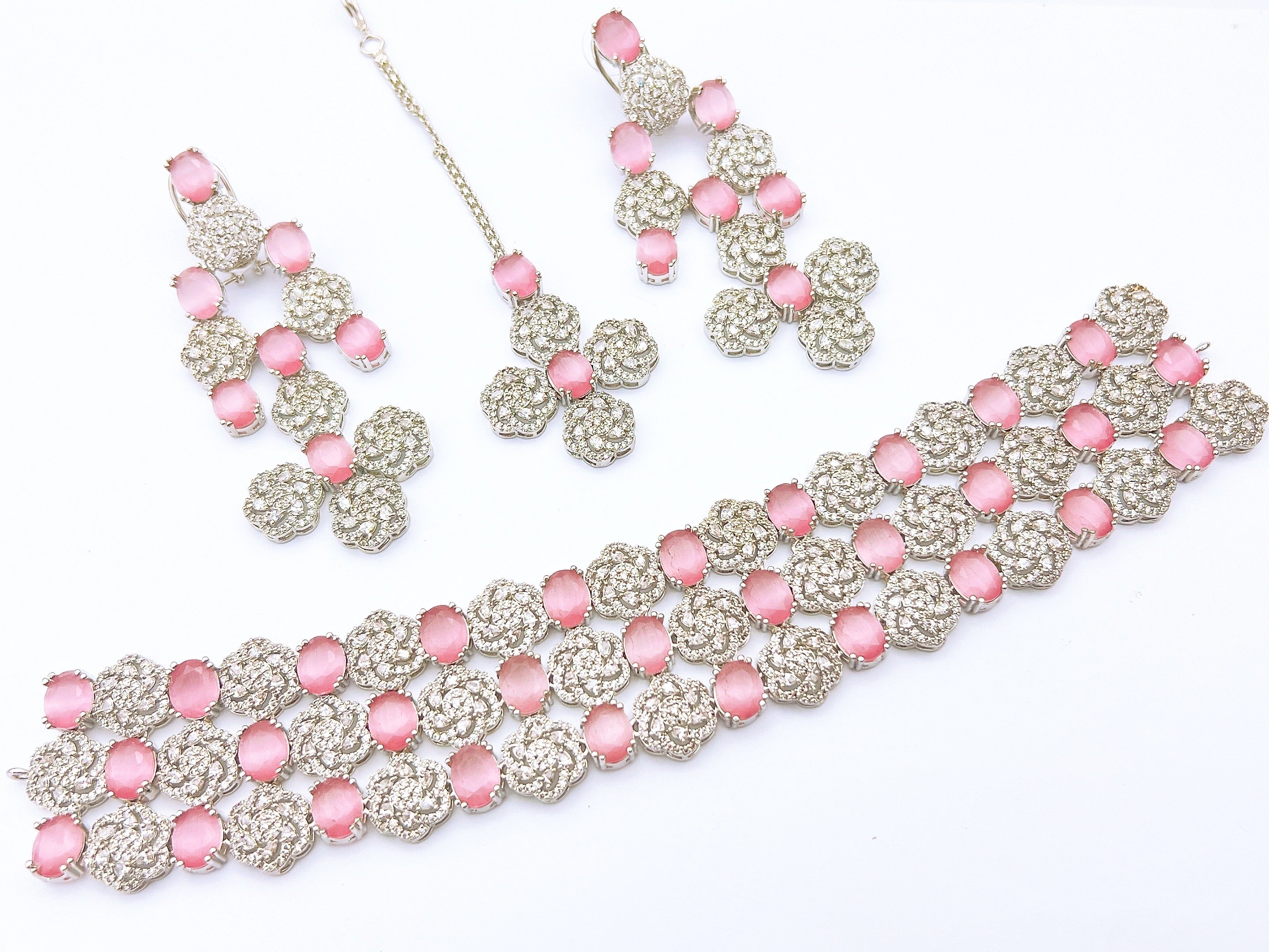 Choker set
