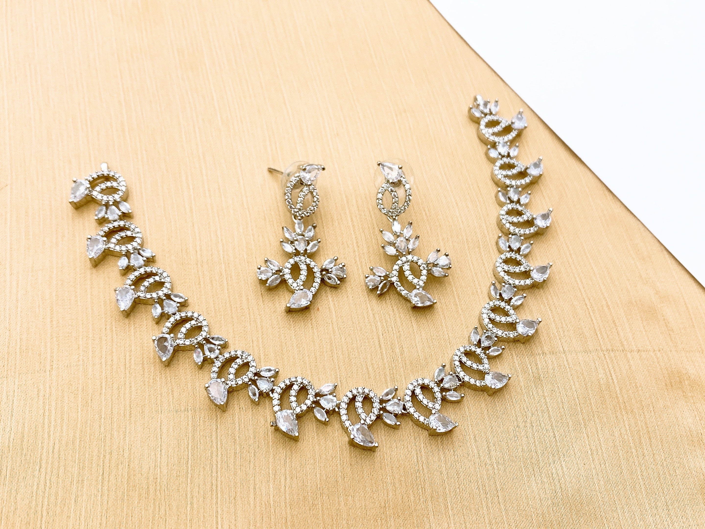 One carat necklace set