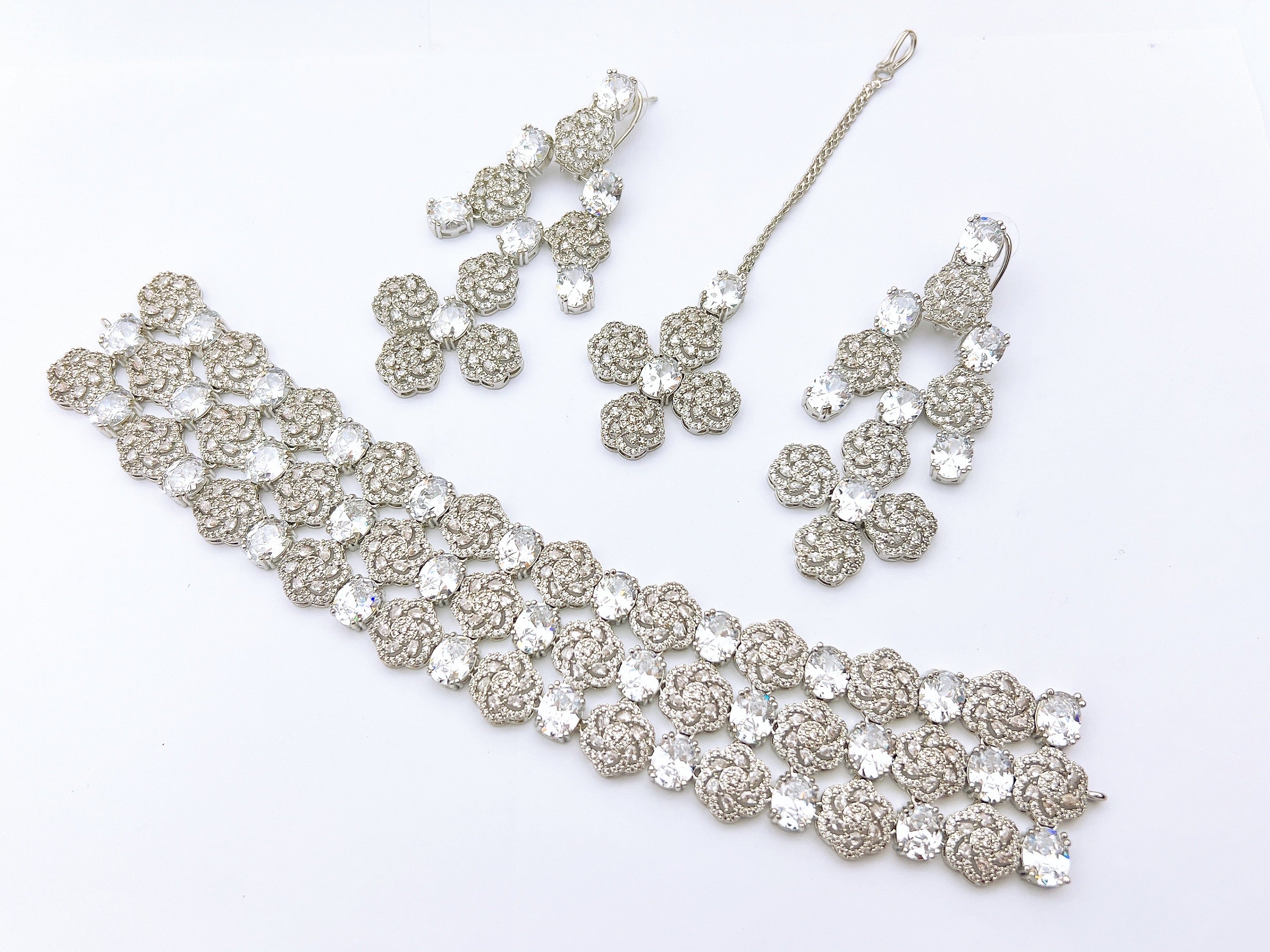 Choker set