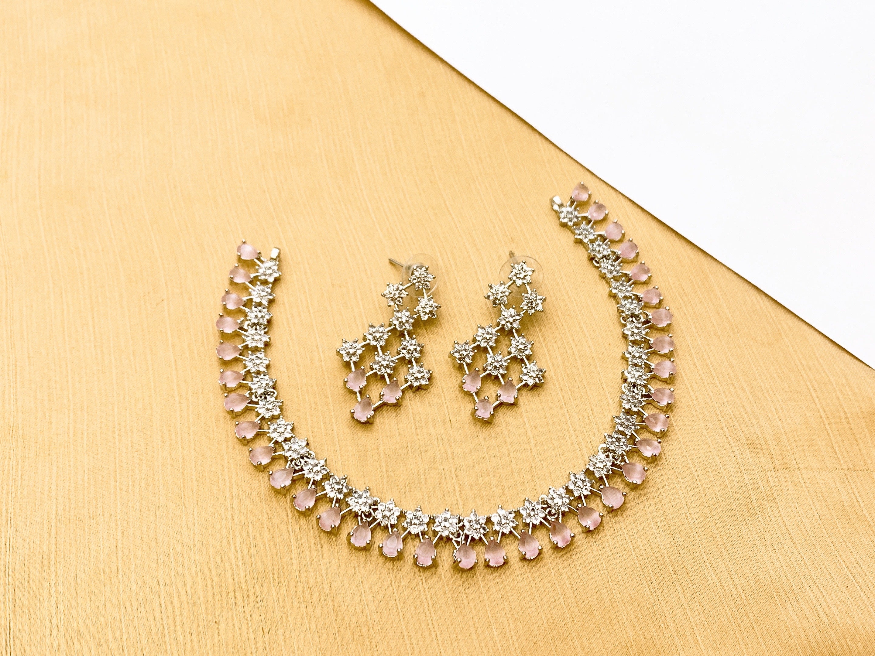 One carat necklace set