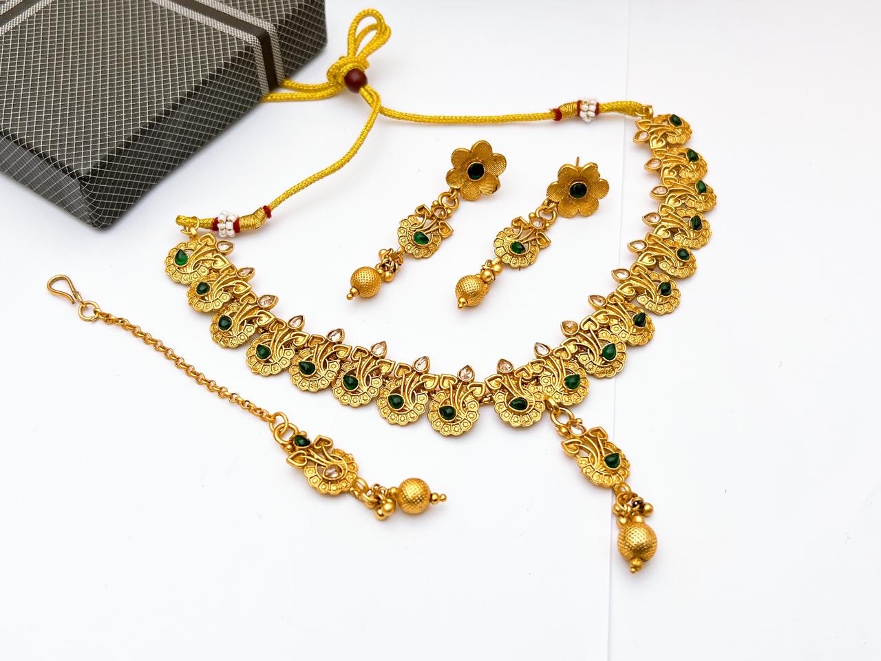 Necklace set