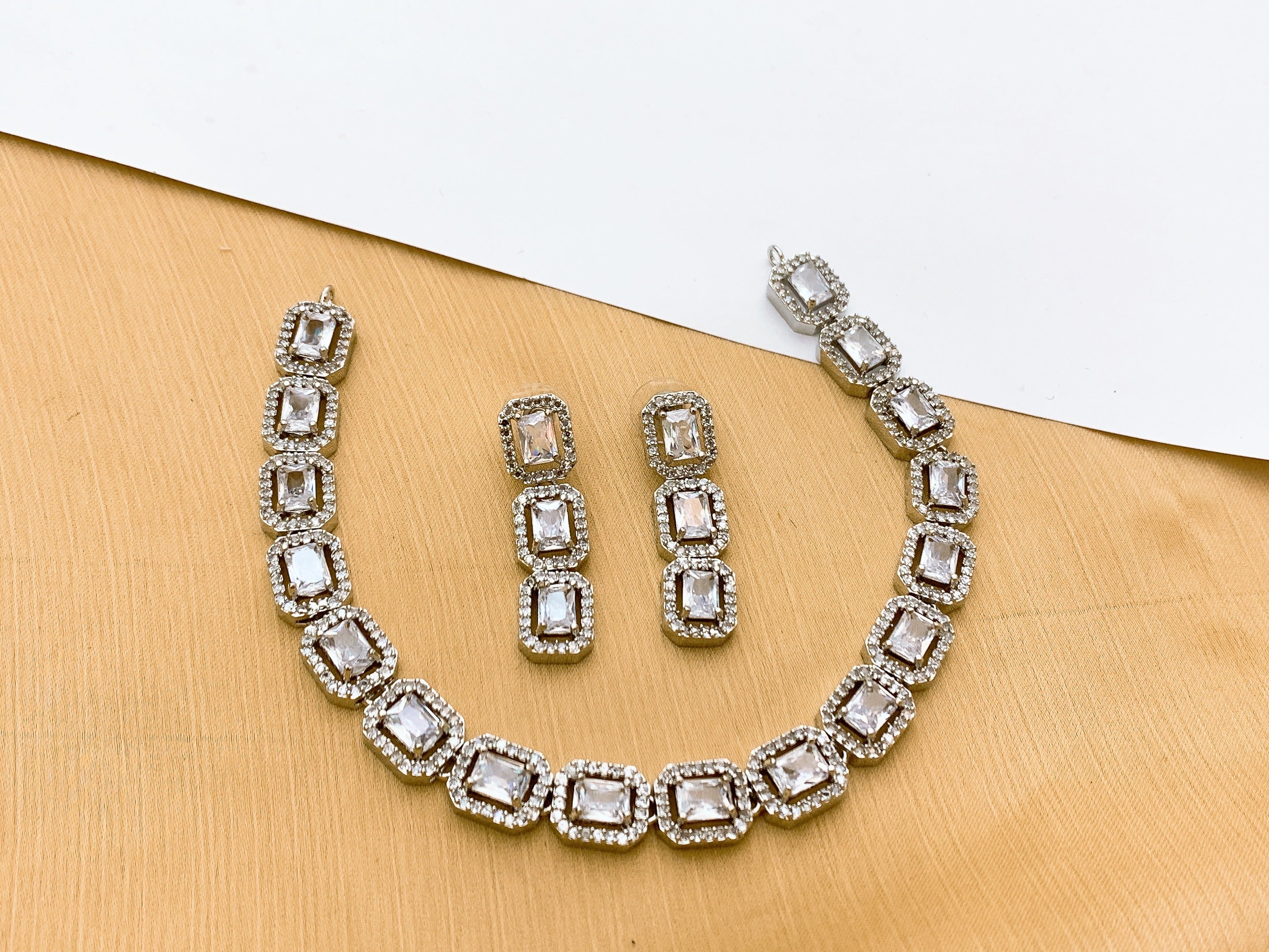 One carat necklace set