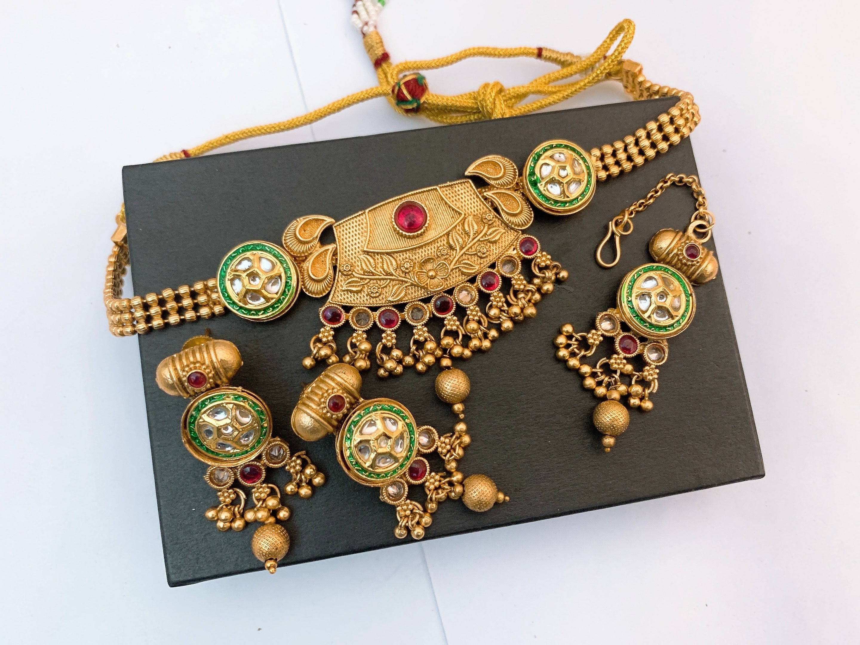 Rajwari choker set