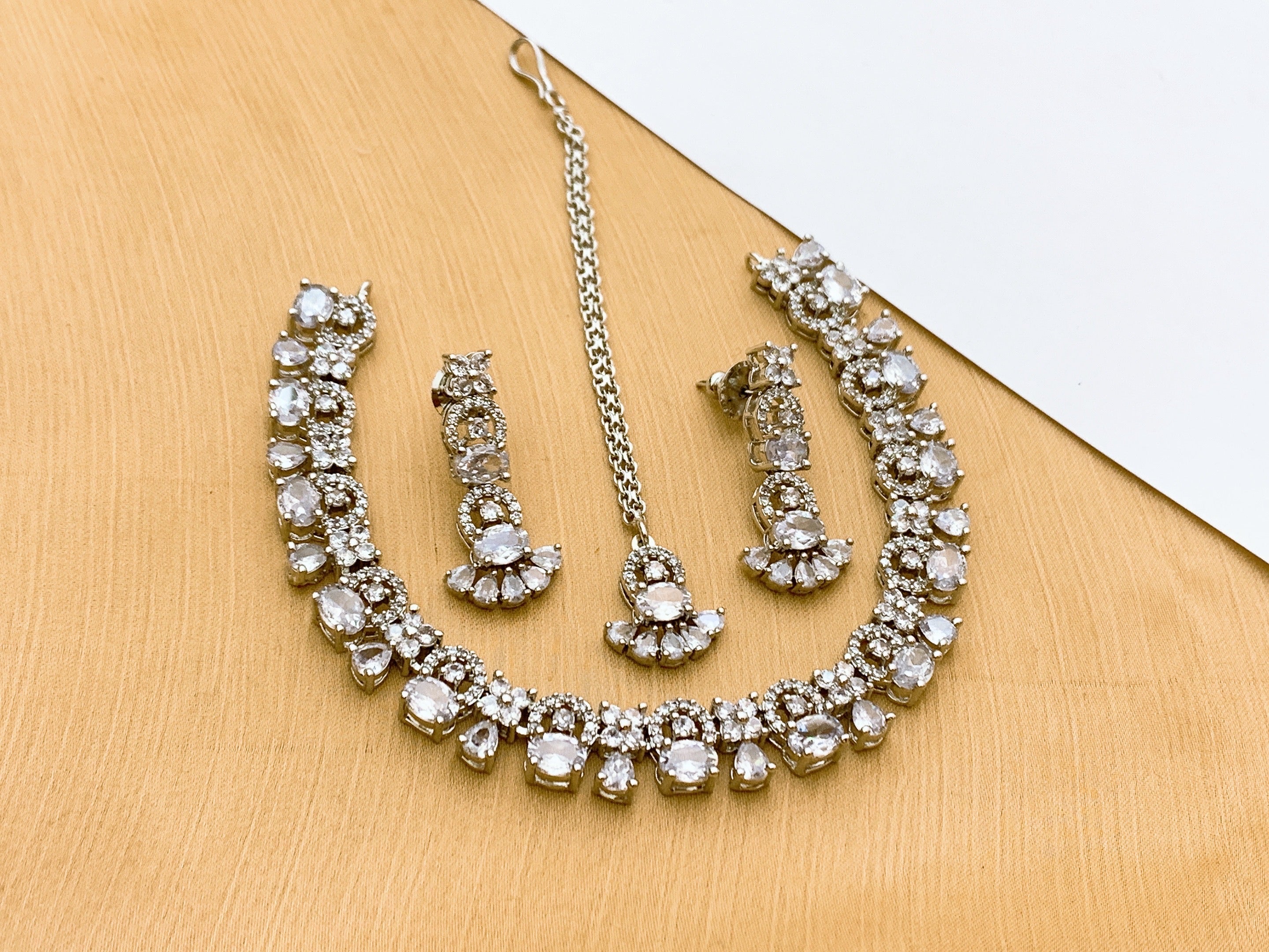 One carat necklace set