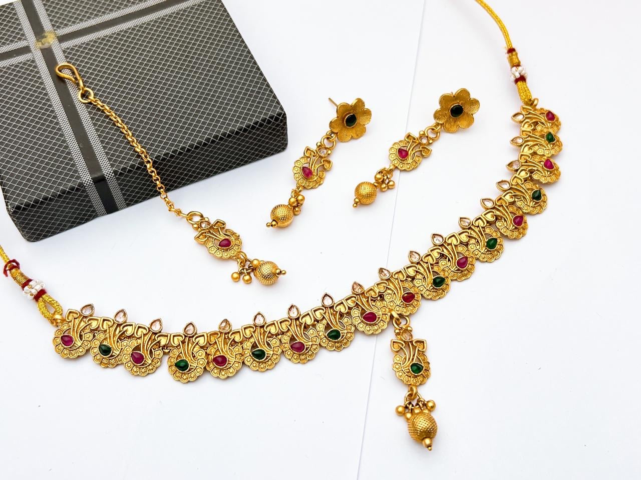 Necklace set