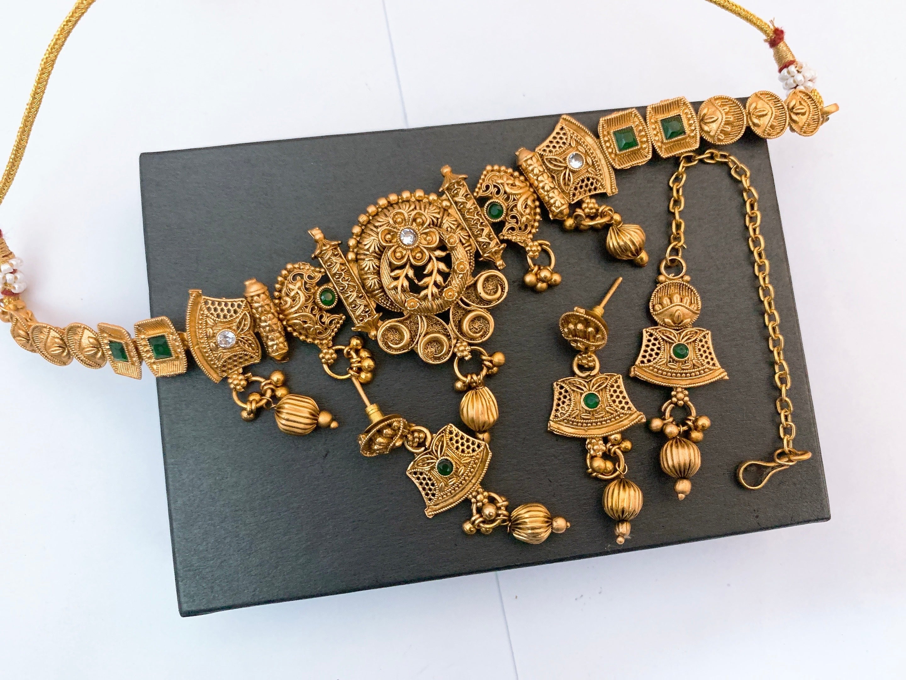 Rajwari choker set