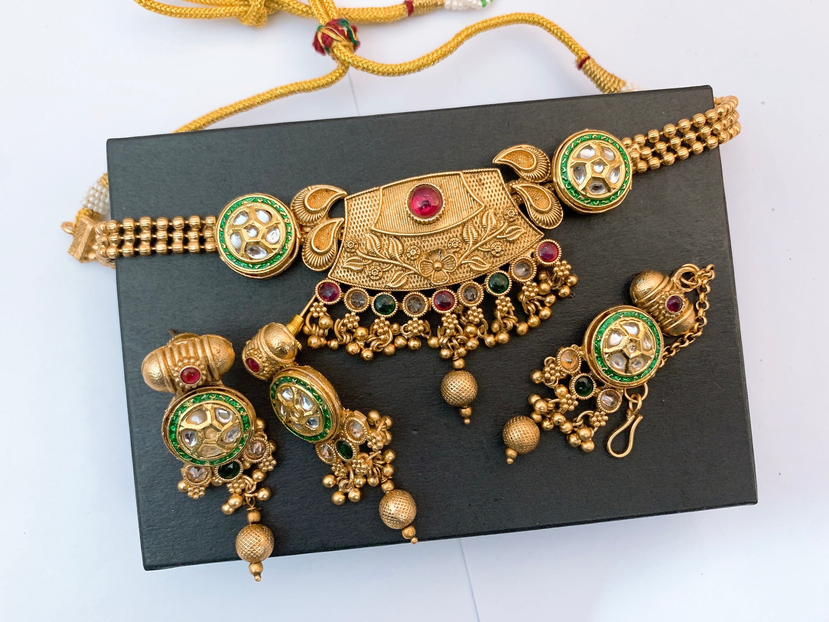 Rajwari choker set