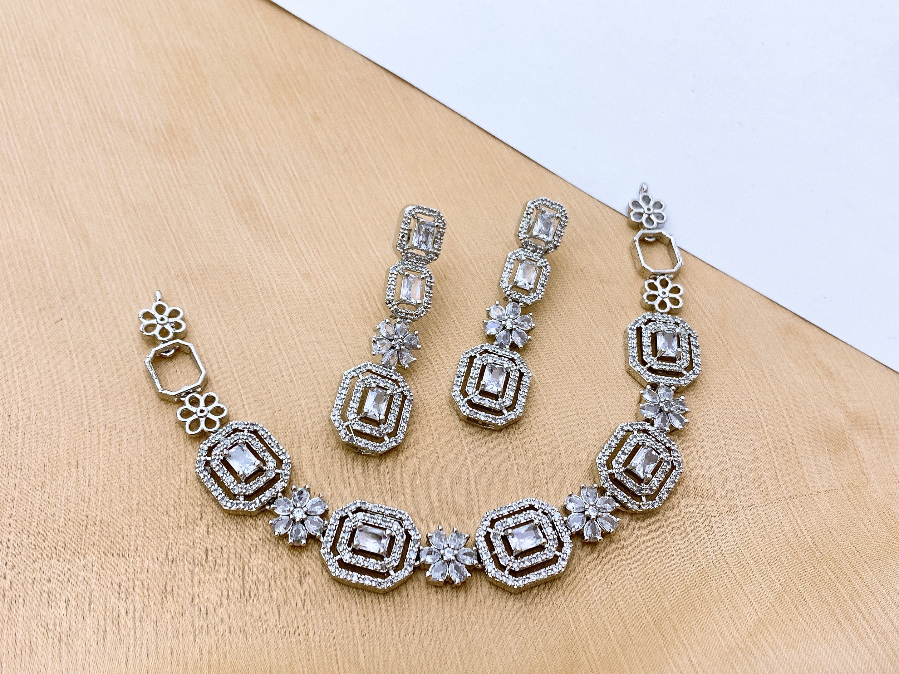 One carat necklace set