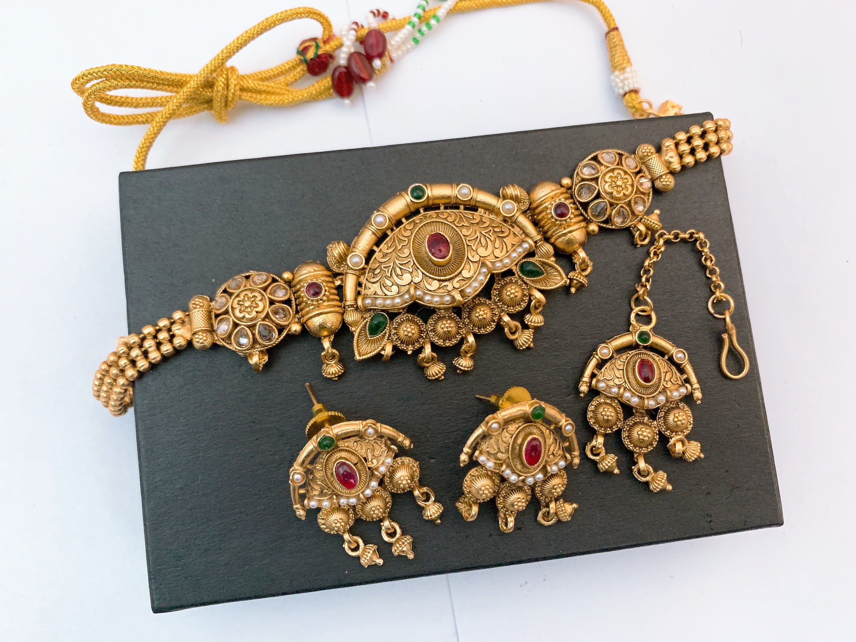 Rajwari choker set