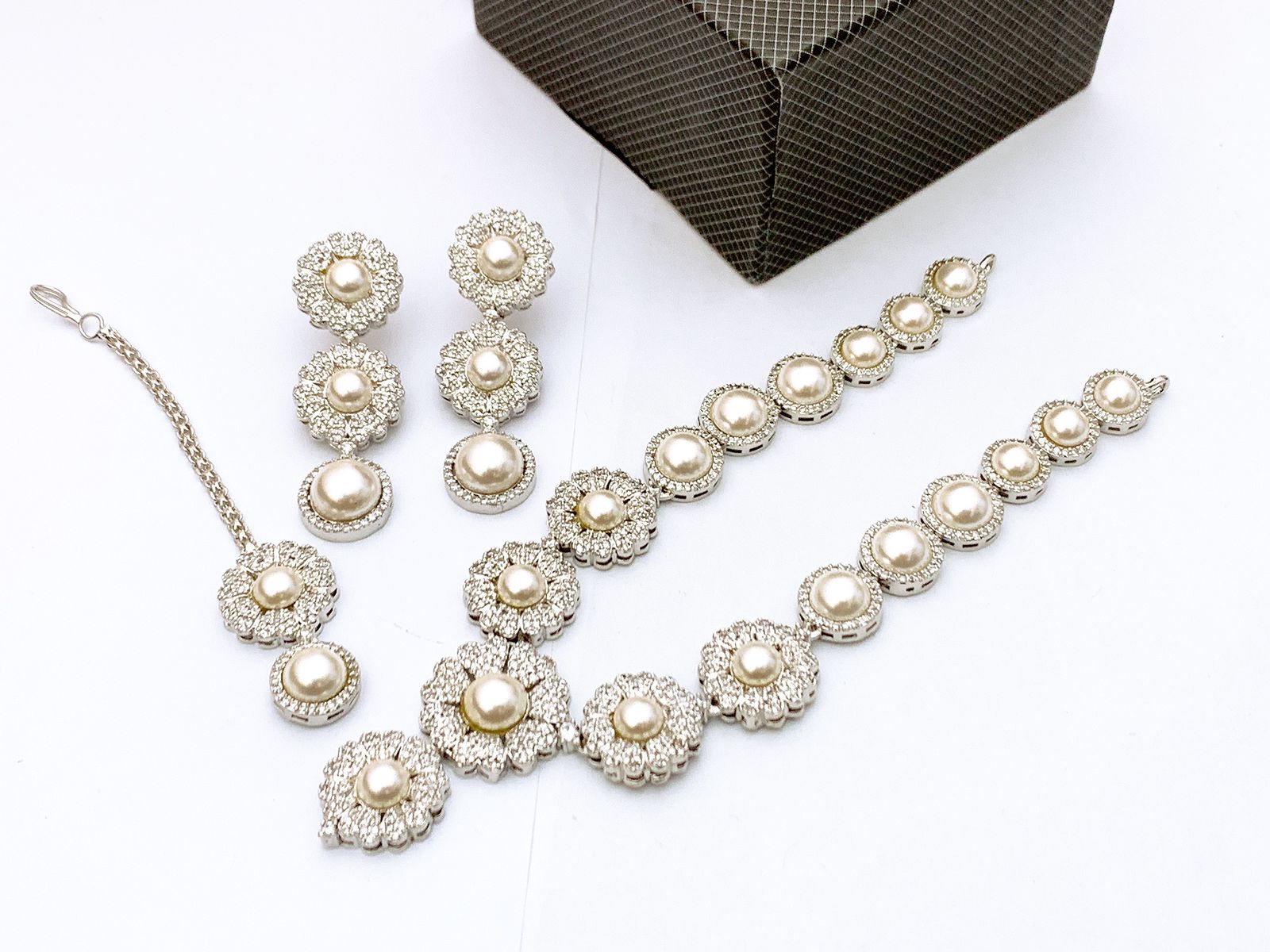 Necklace set