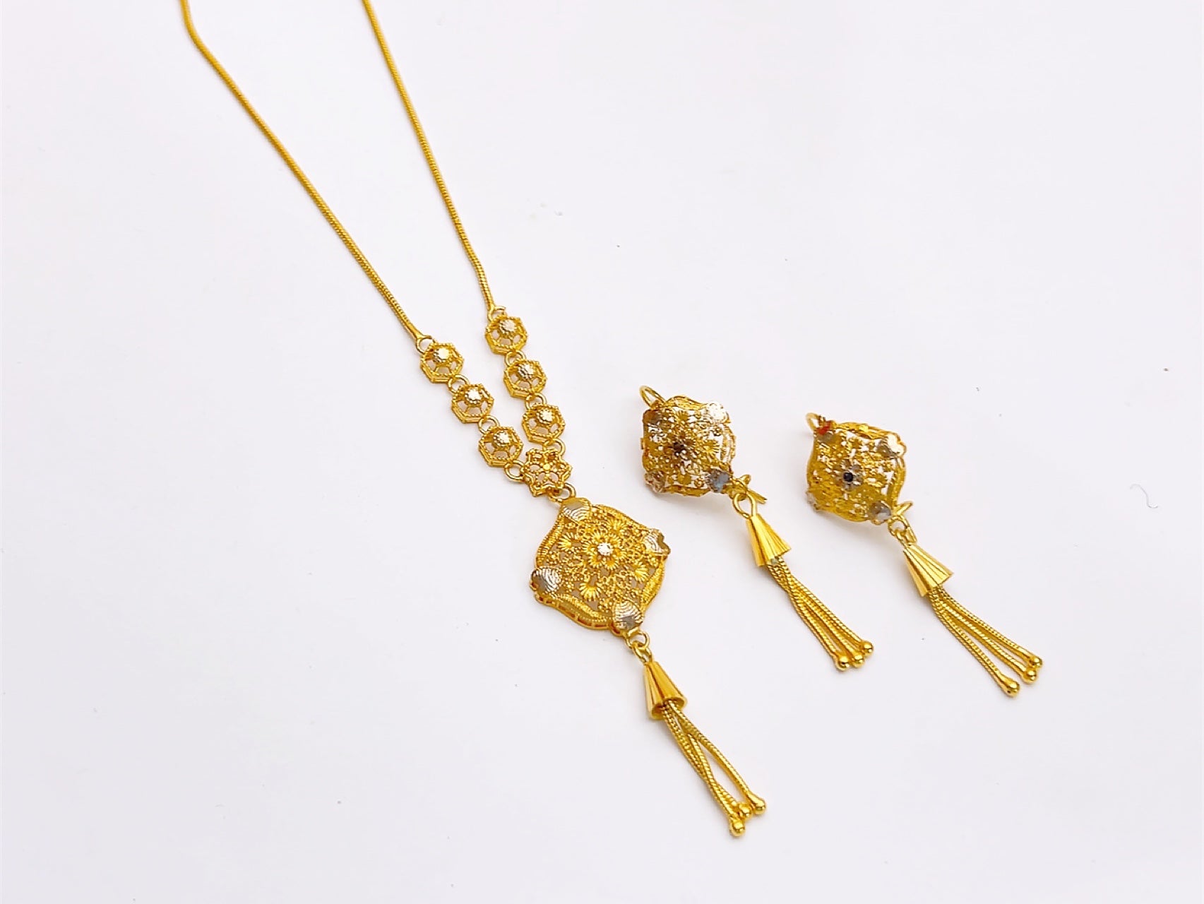 R.P Necklace set