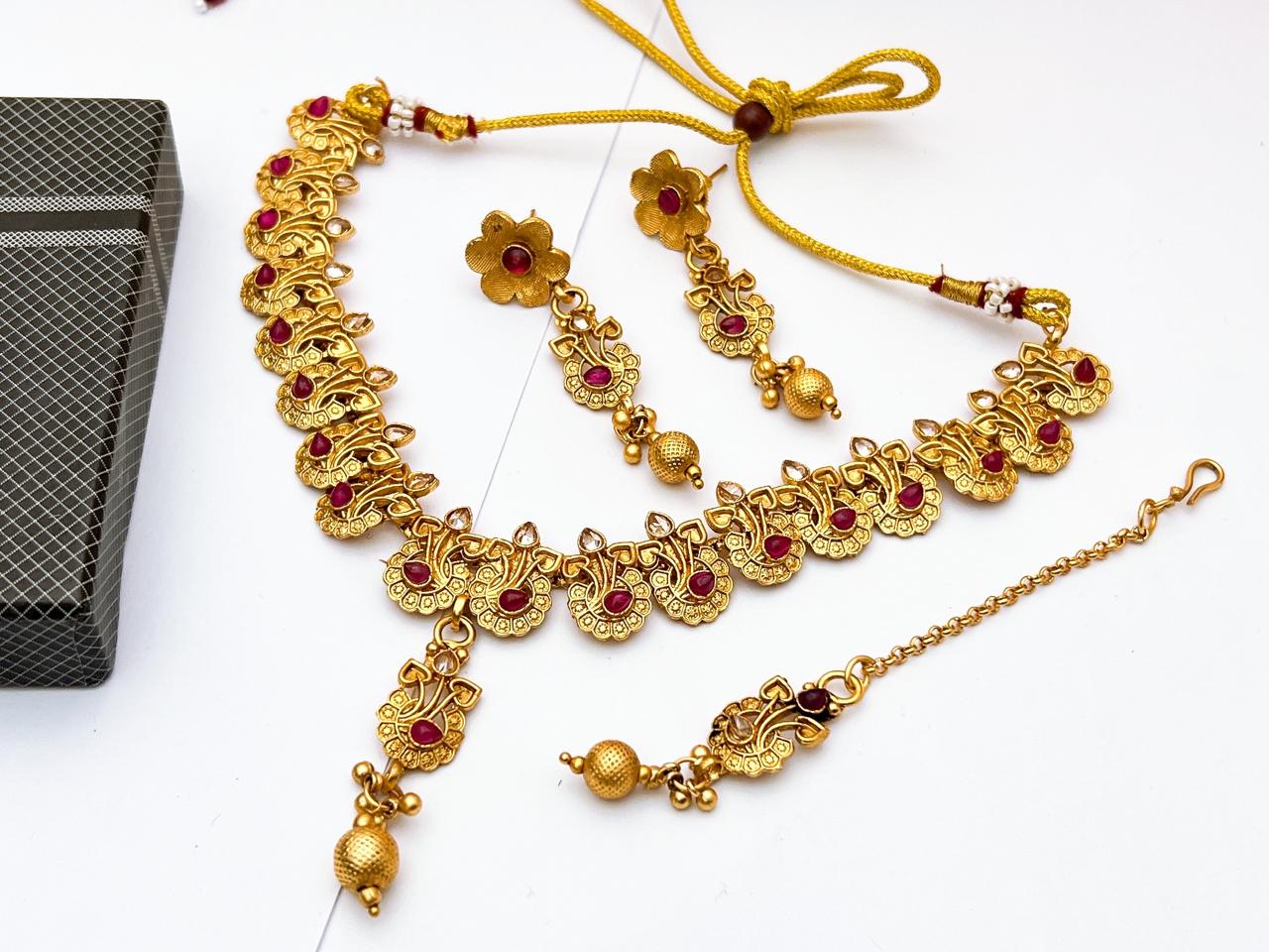 Necklace set