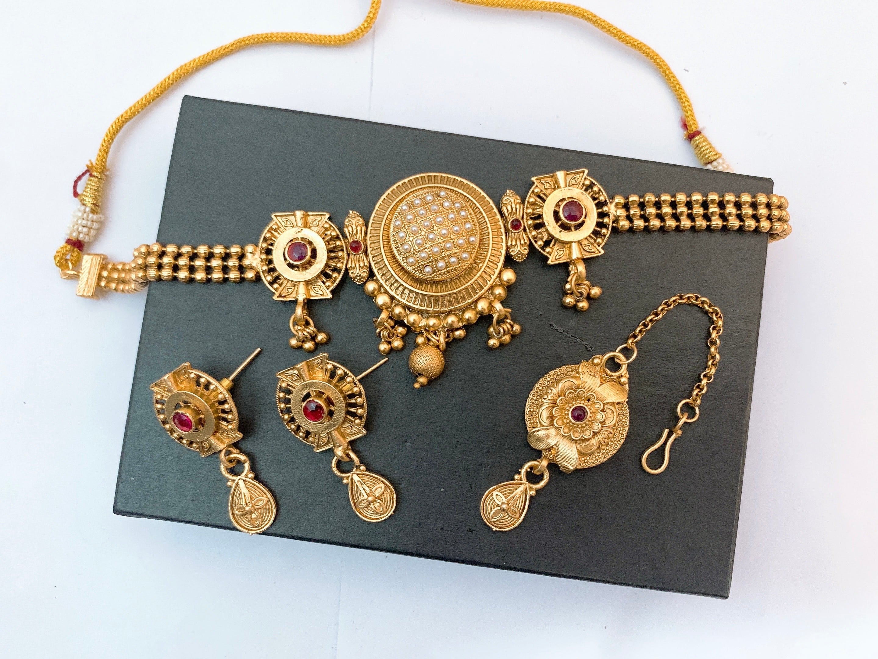 Rajwari Choker set