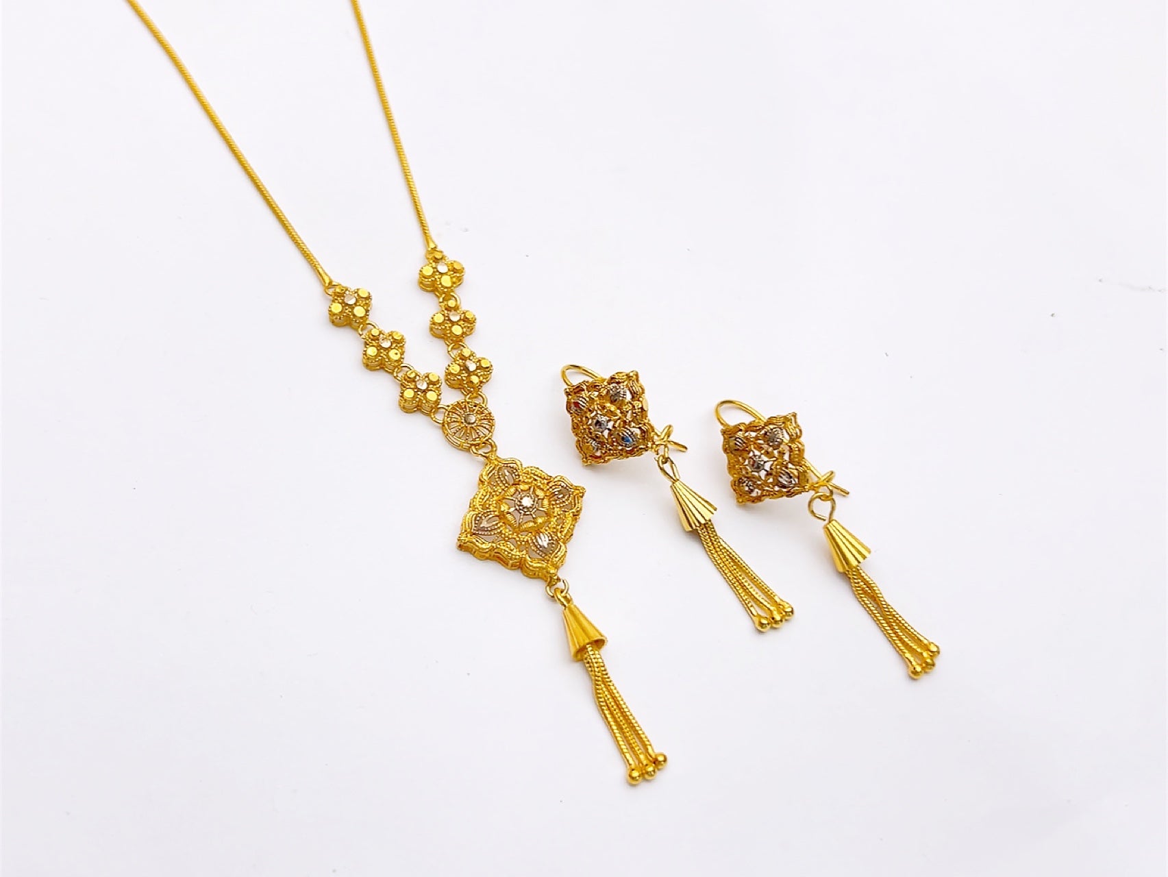 R.P Necklace set