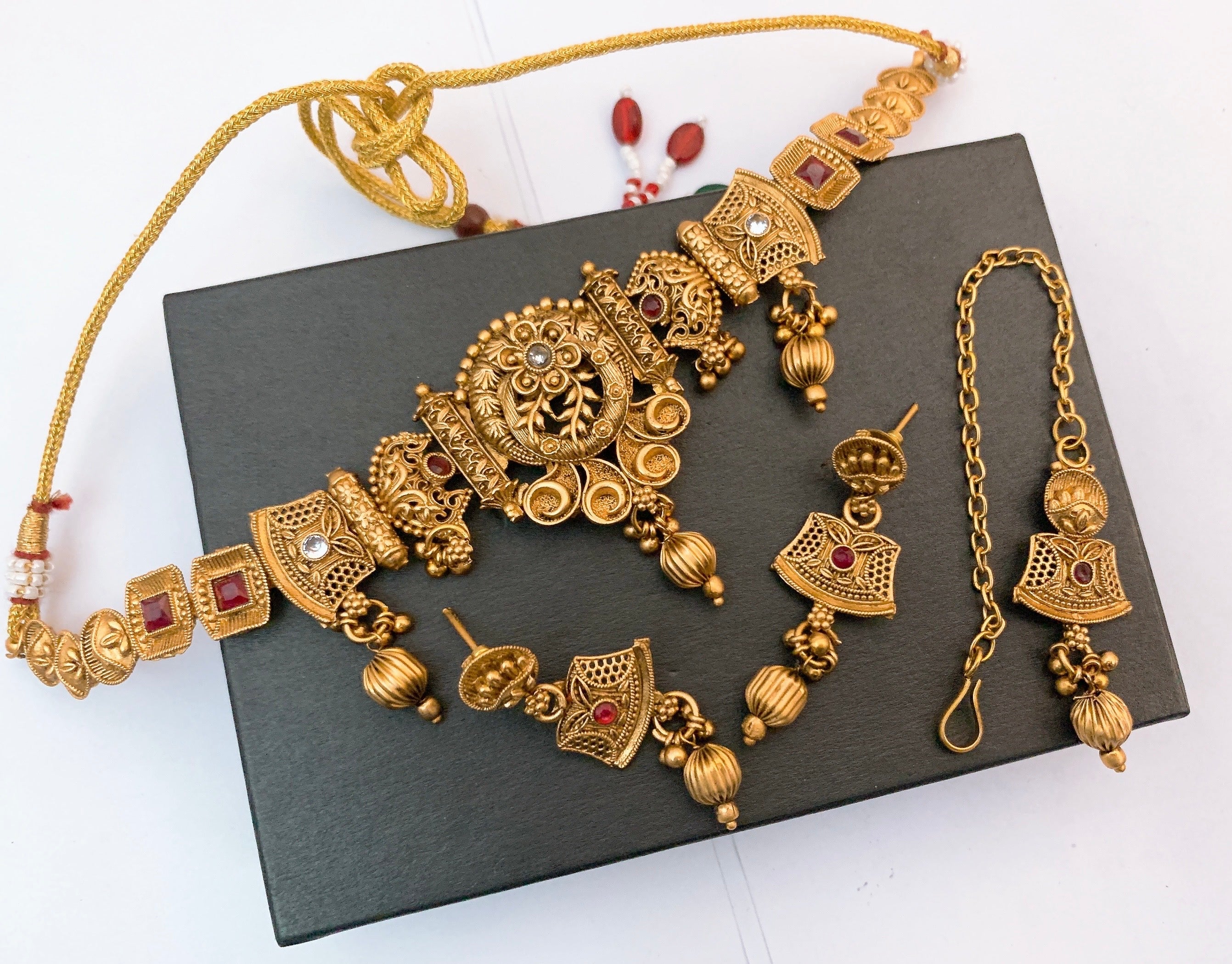 Rajwari choker set