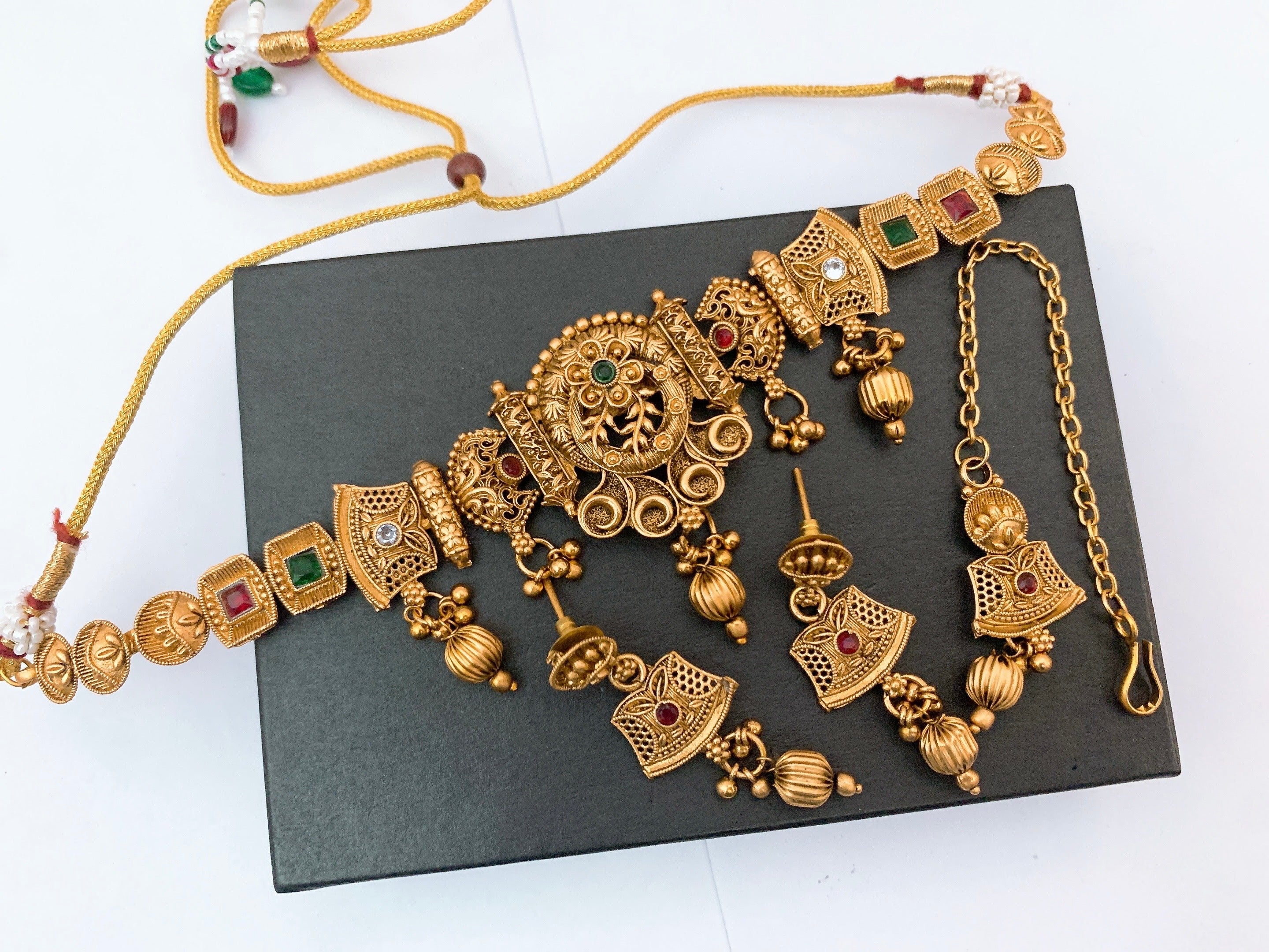 Rajwari choker set