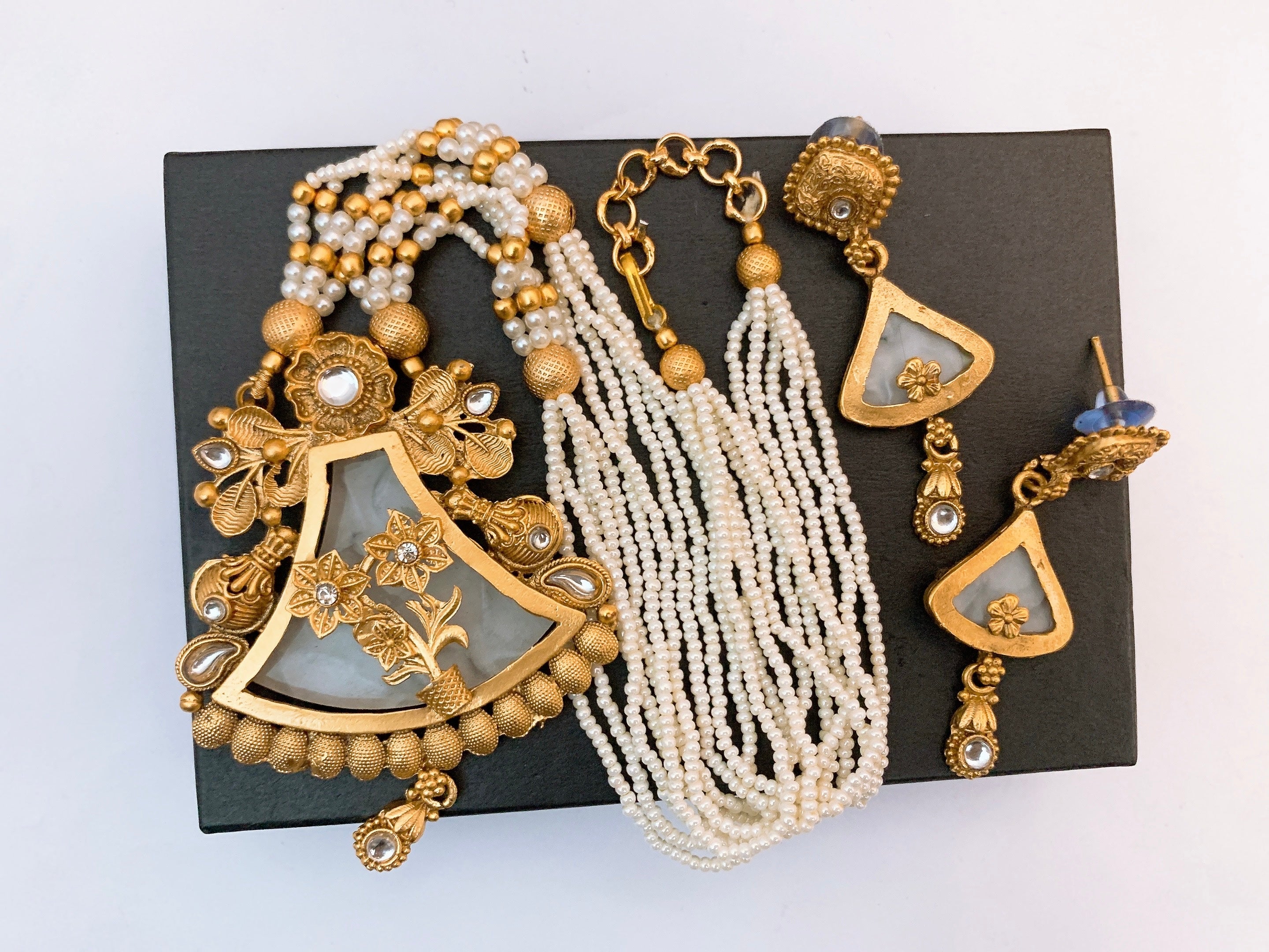 Rajwari Mala set