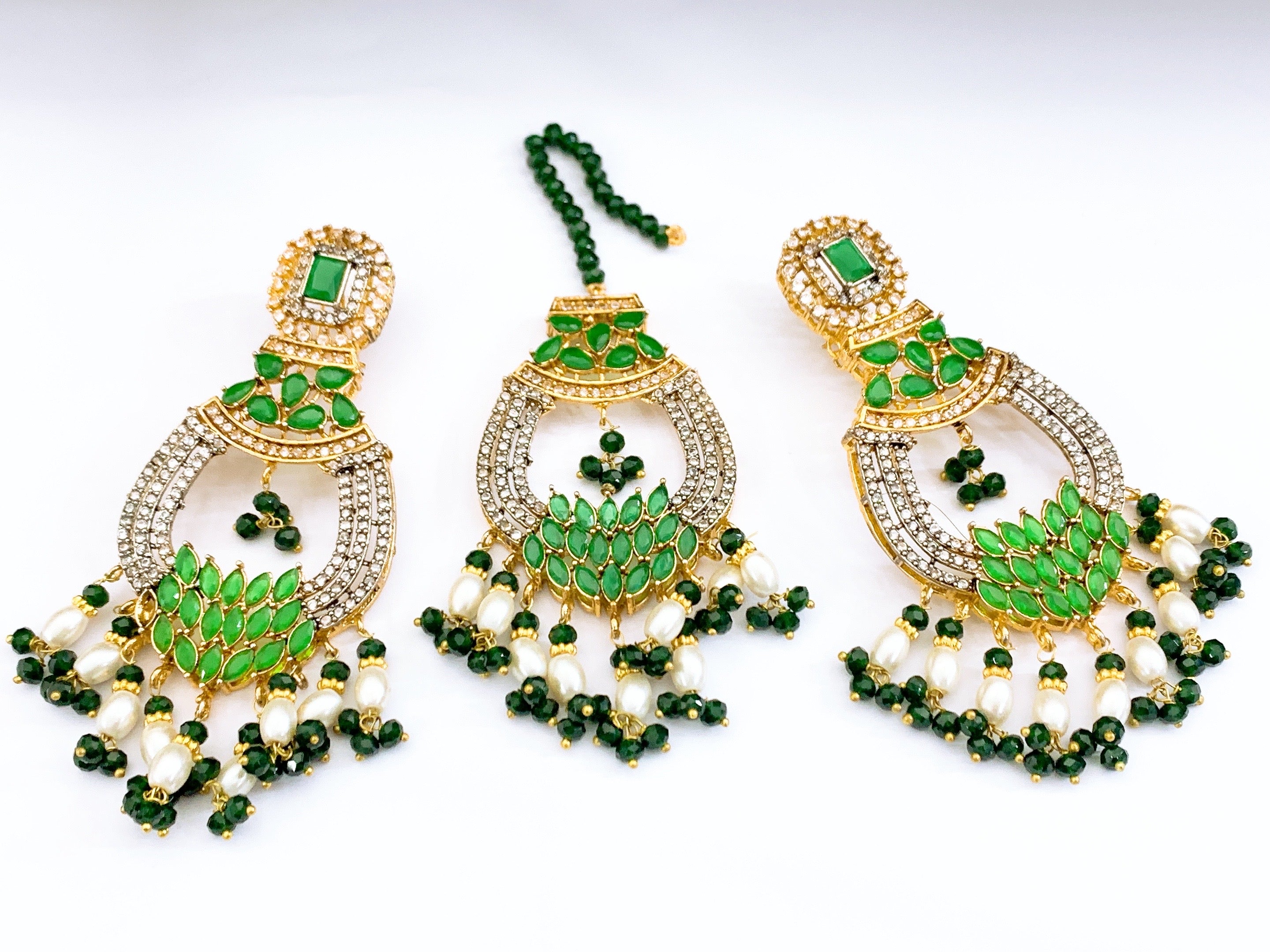 Earrings bindiya