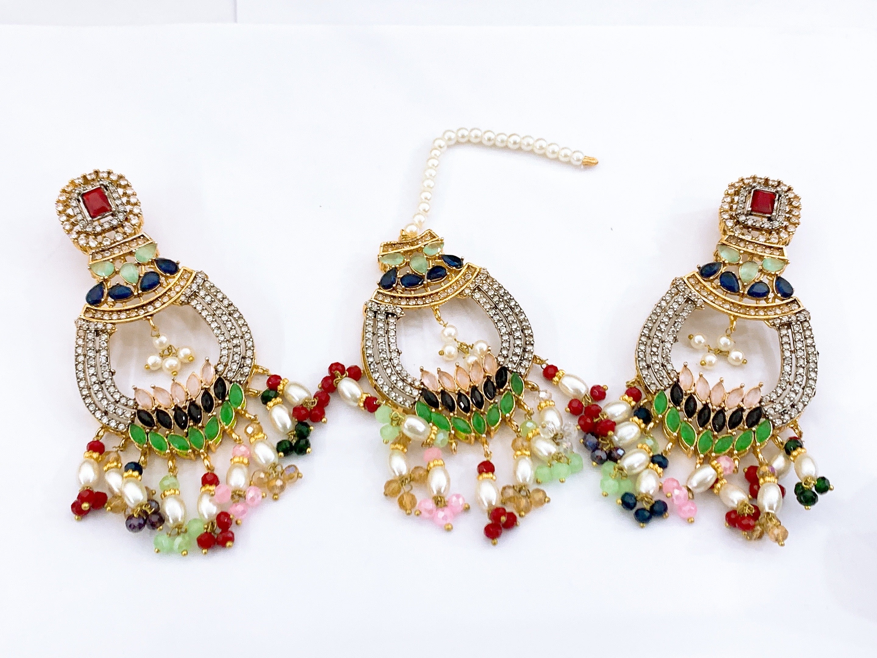 Earrings bindiya