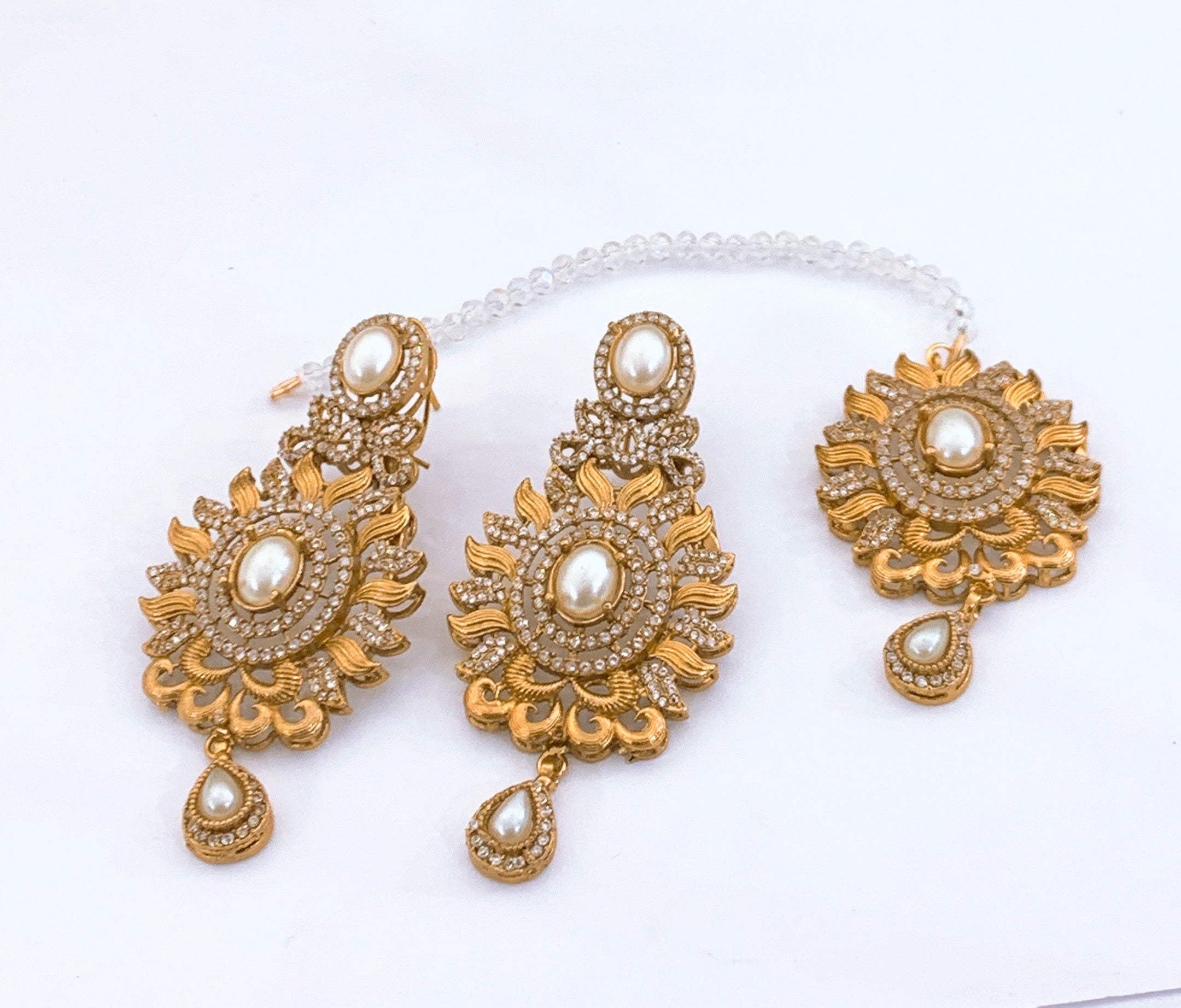 Earrings Bindiya