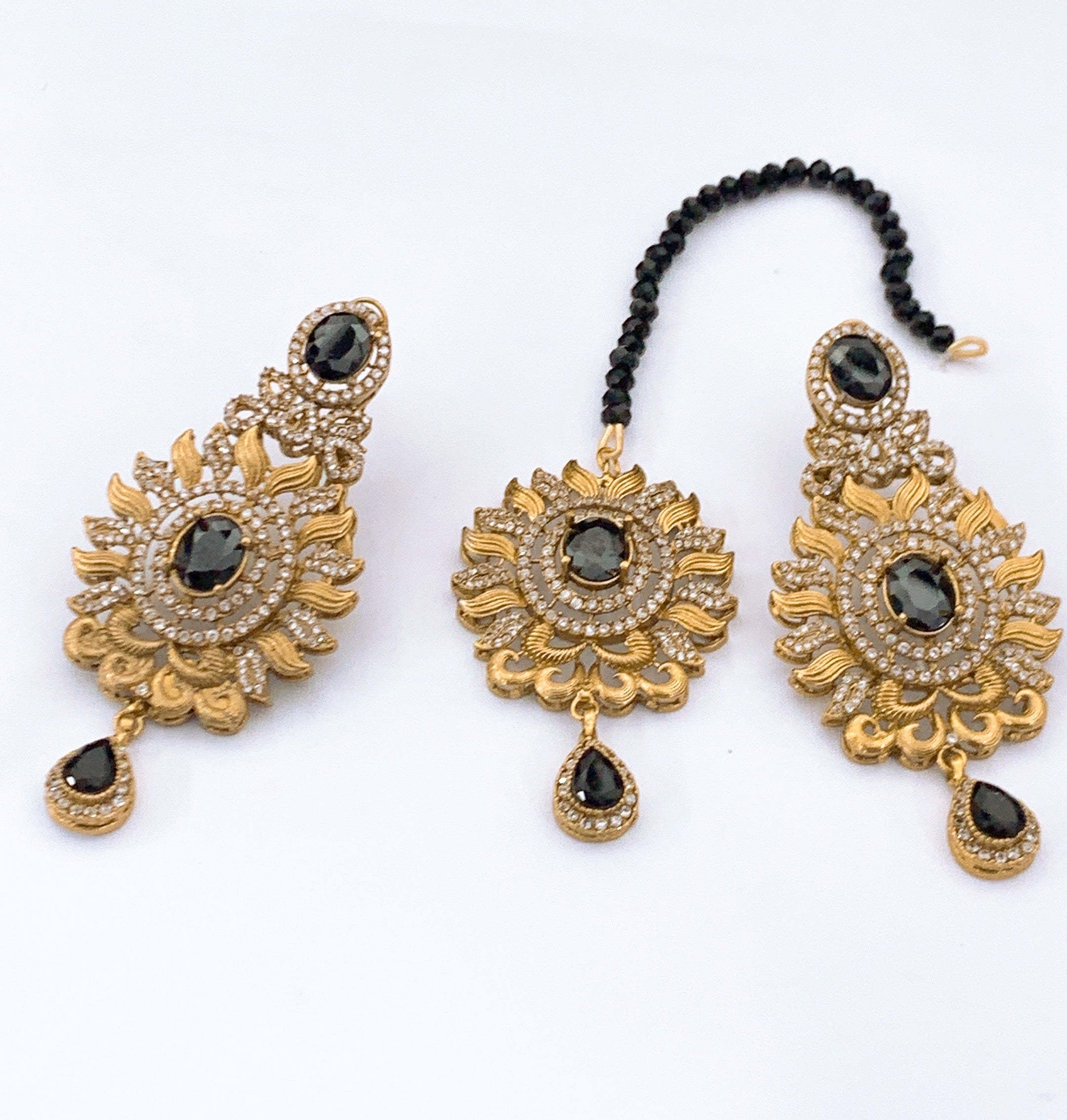Earrings Bindiya