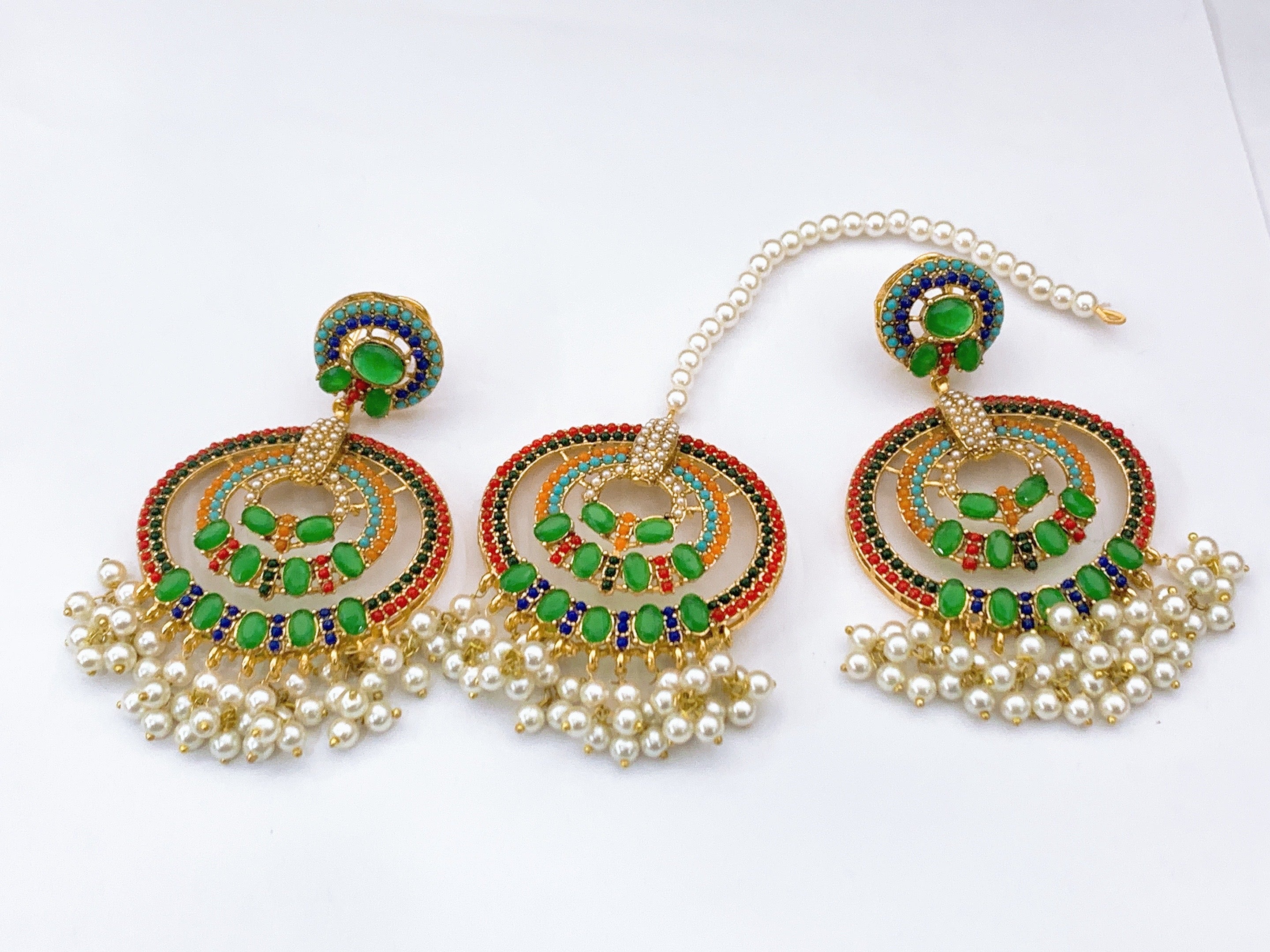 Earrings bindiya