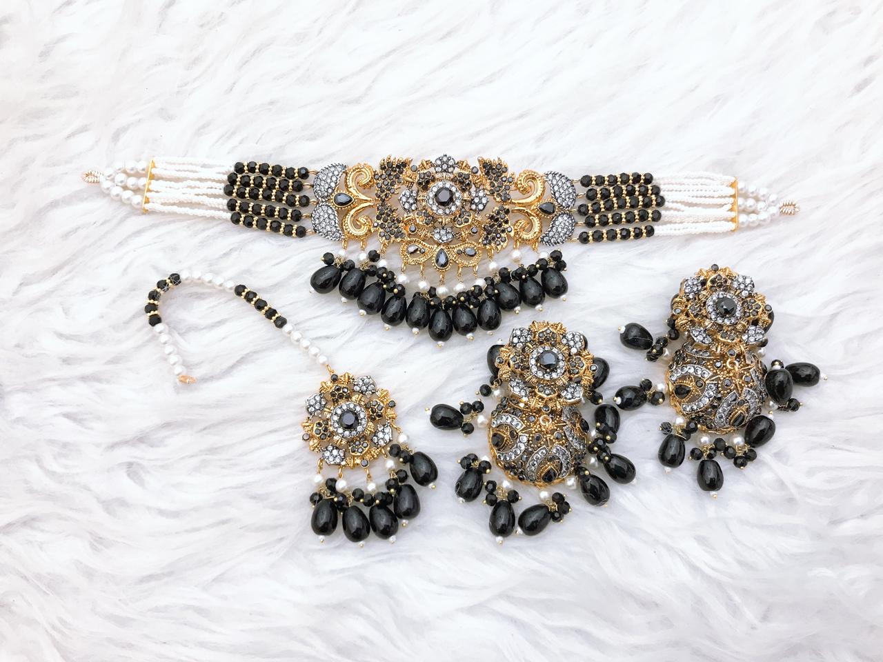 Choker Set