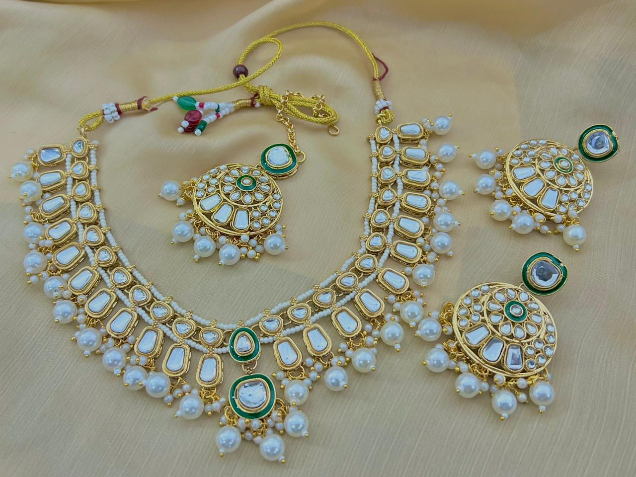 Necklace set