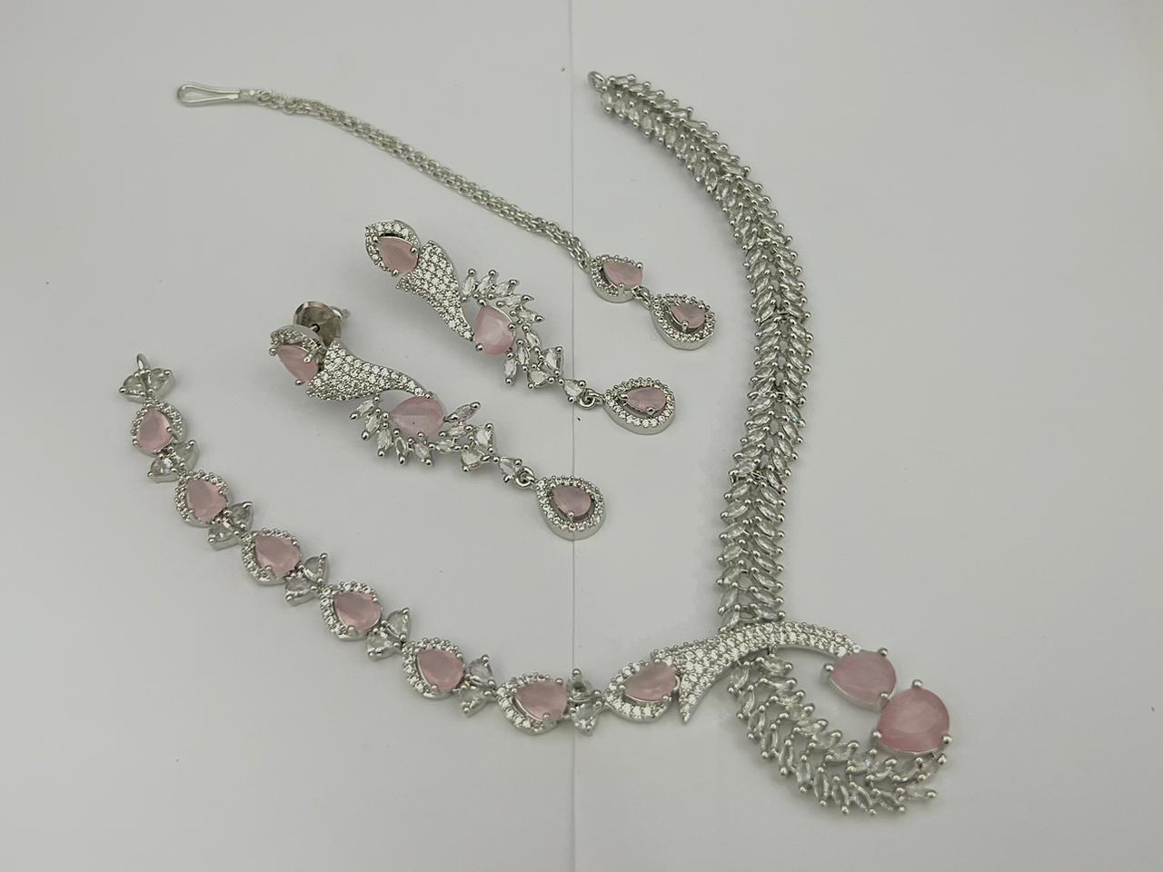 Necklace set