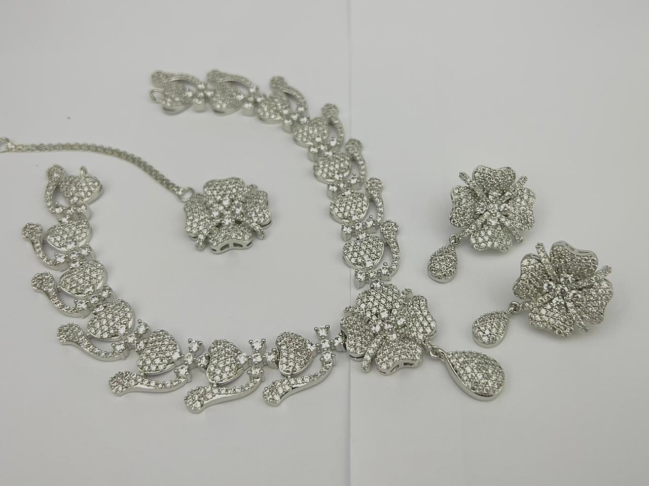 Necklace set